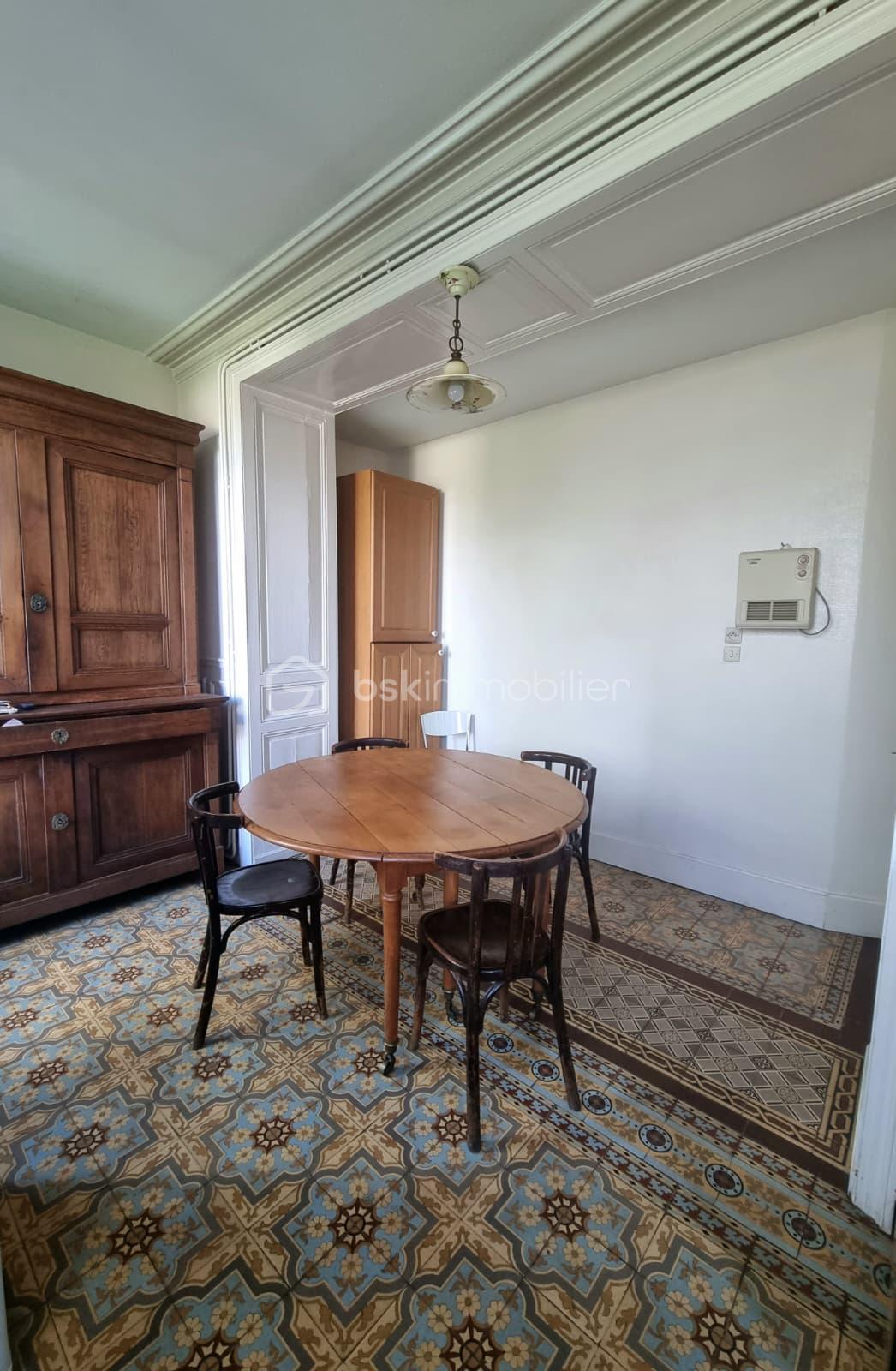 Immeuble mixte de 525 m² - WhatsApp Image 2025-11-04 à 18.56.20_ebf3c122.jpg