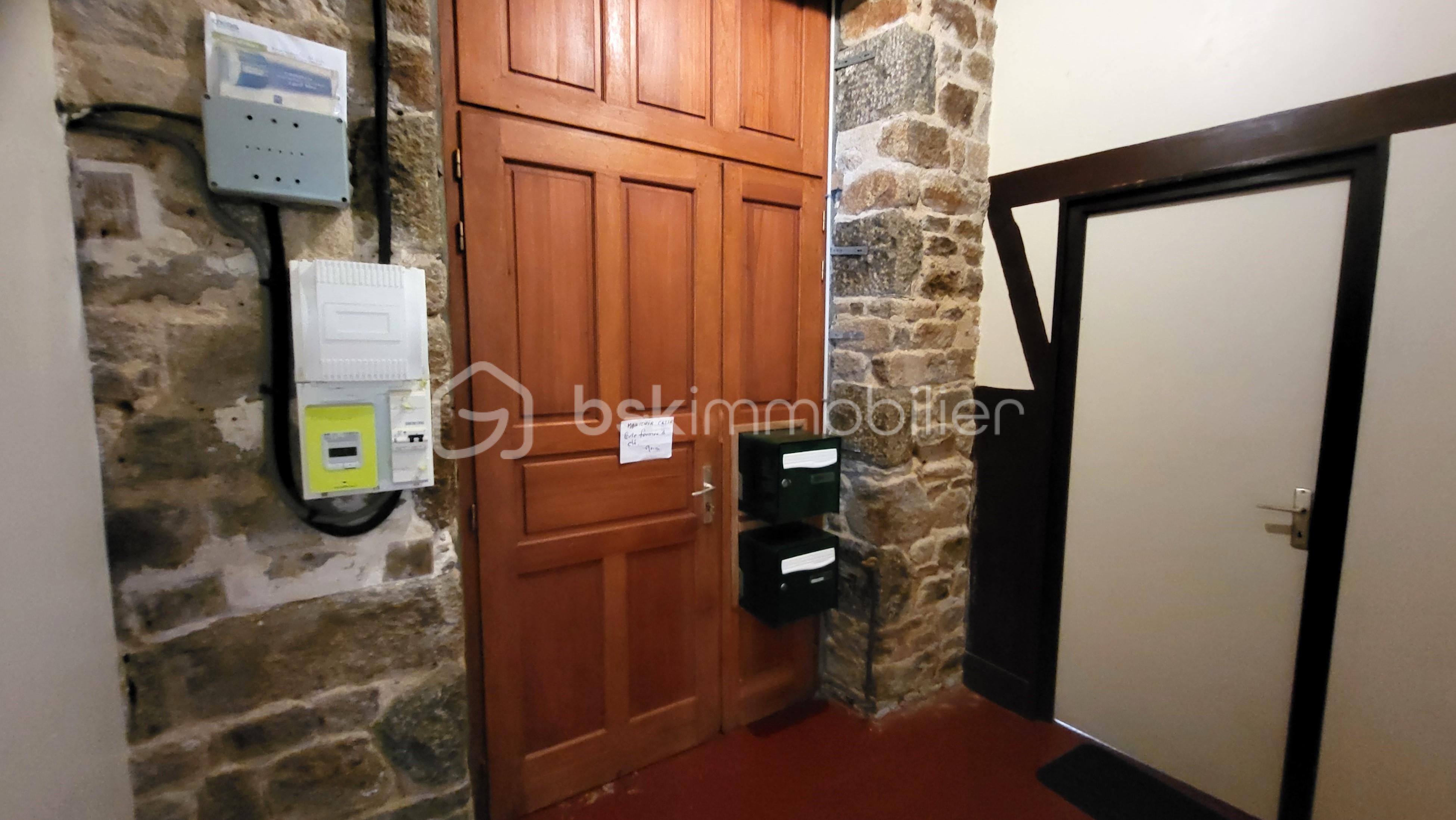 Propriete de 187 m² - RIO entrée côté rue Olivier Basselin 1.jpg