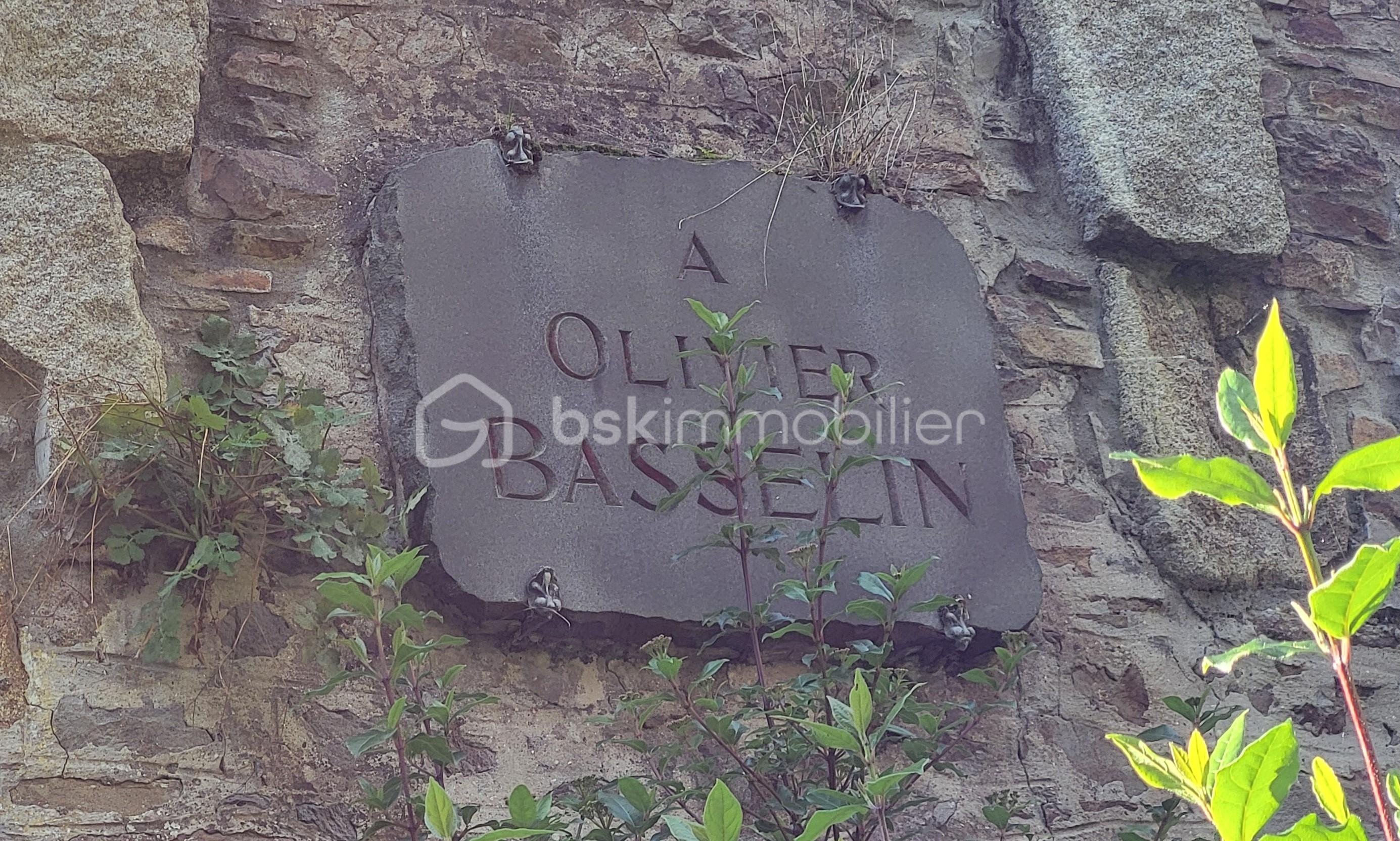 Propriete de 187 m² - RIO plaque Basselin.jpg