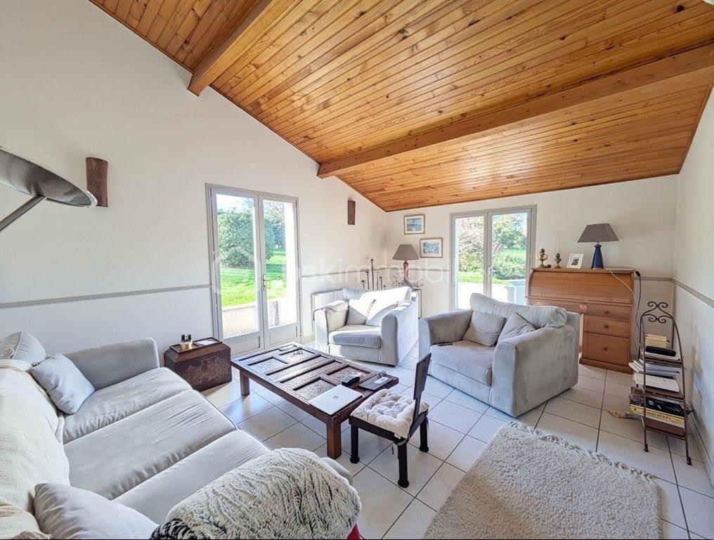 Maison de 131 m² - 3 salon.jpg