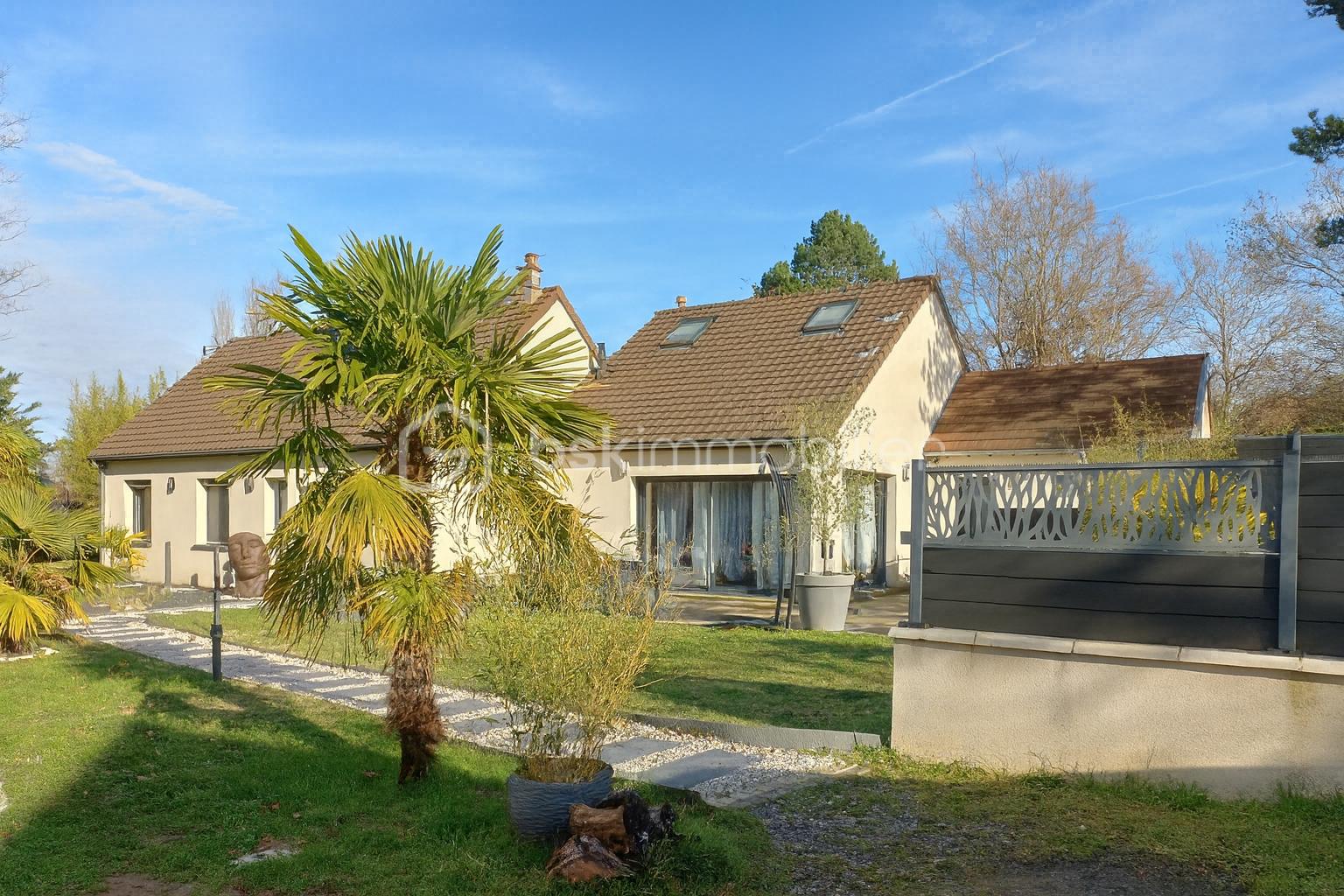 Maison 6 pièces 133 m² · à Savonnières · 133 m² · 393 000 €
