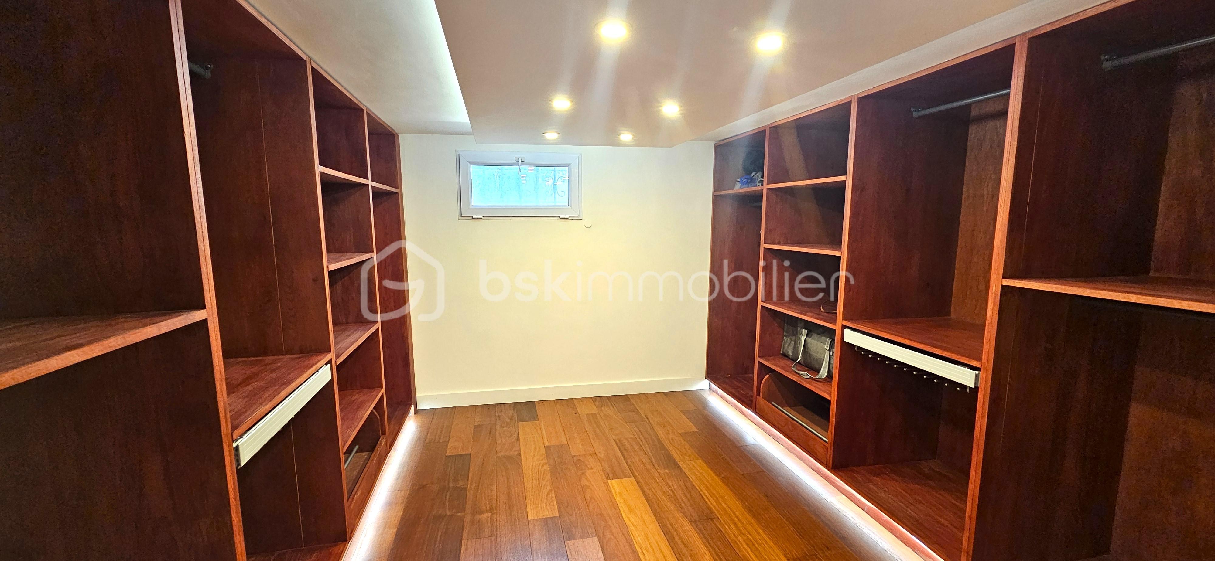 Maison de 164 m² - DRESSING.jpg