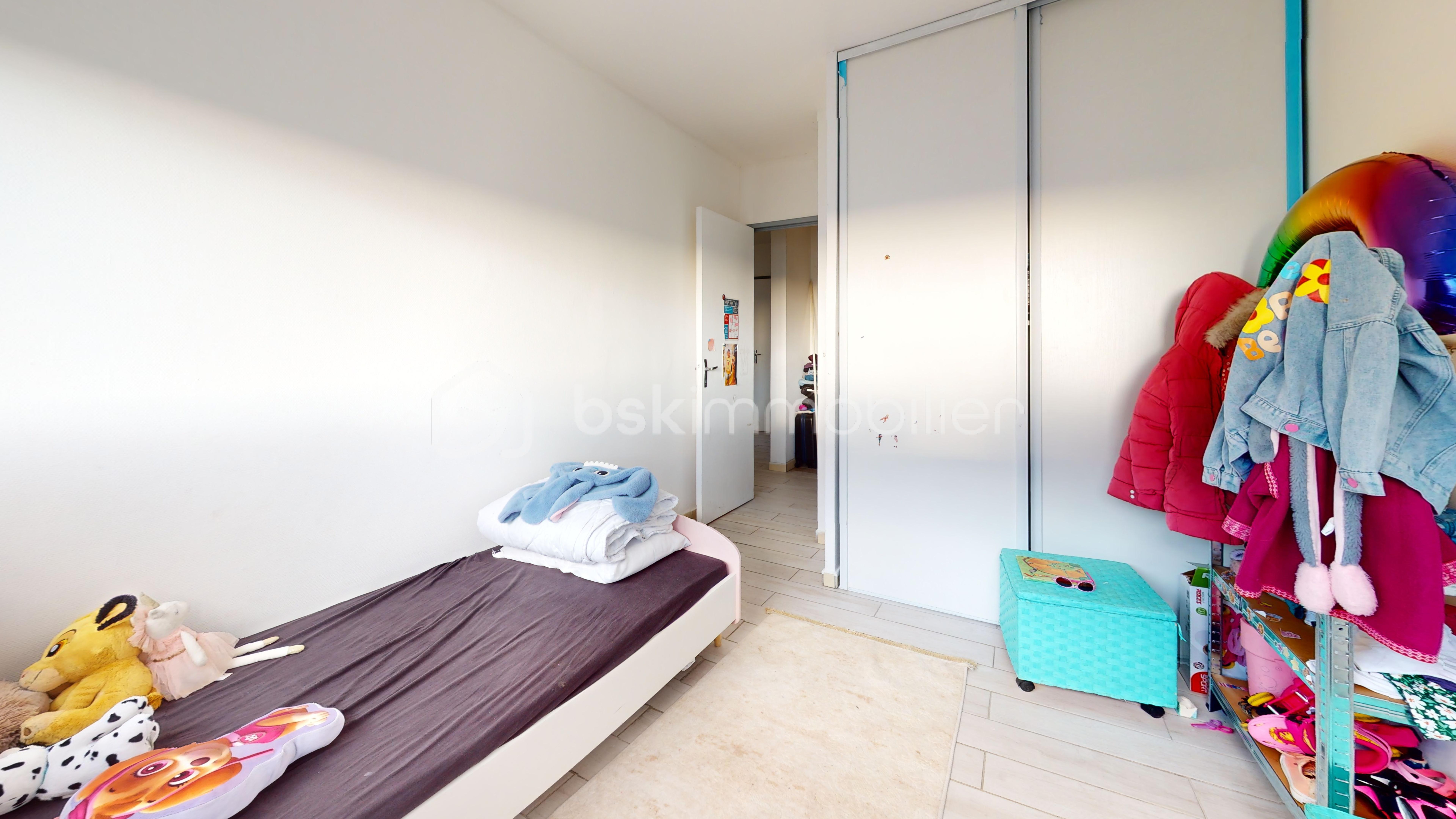 3p-5eme-etage-Bvd-Kennedy-Bedroom 3.jpg