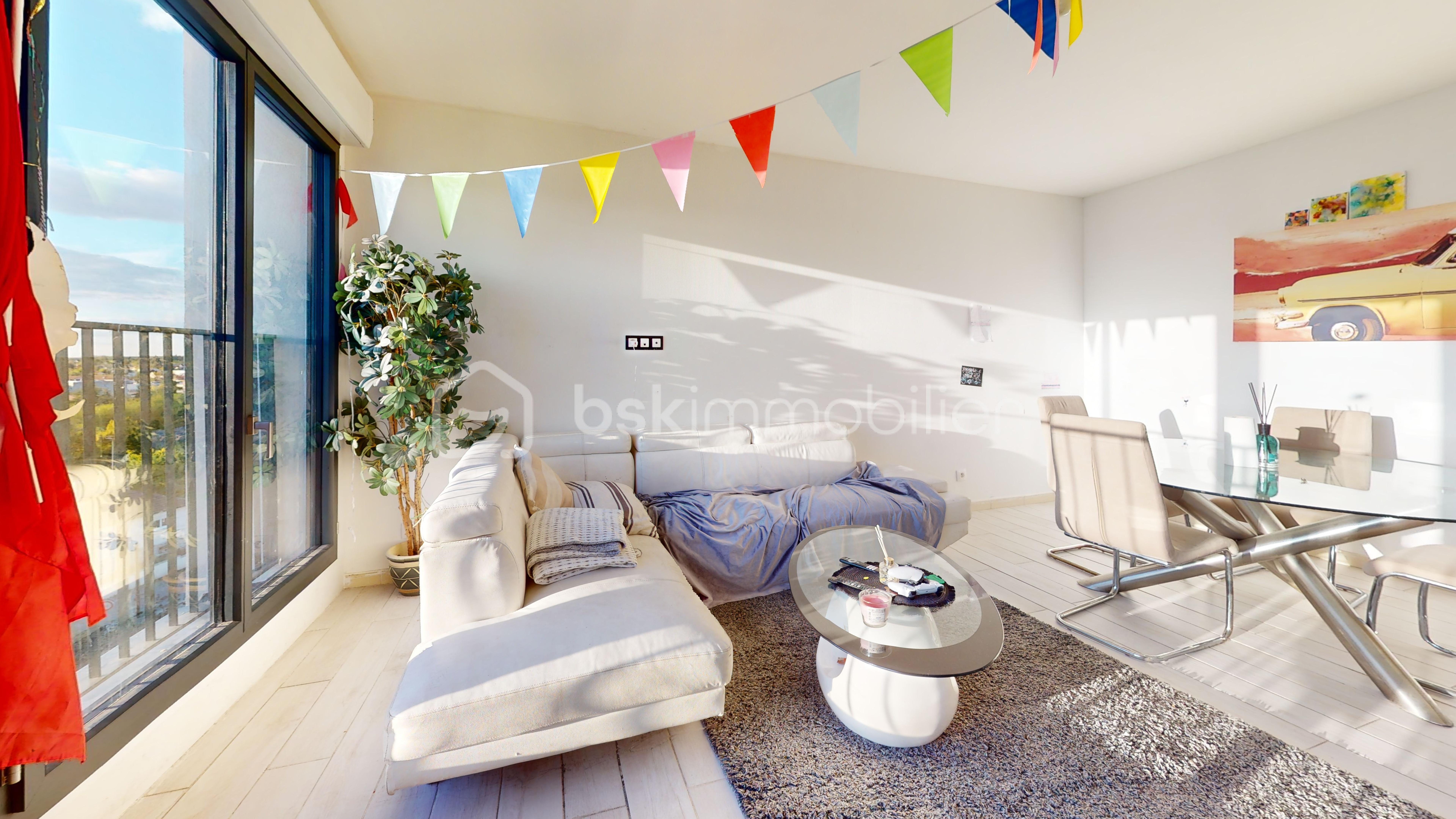 3p-5eme-etage-Bvd-Kennedy-Living-Room.jpg