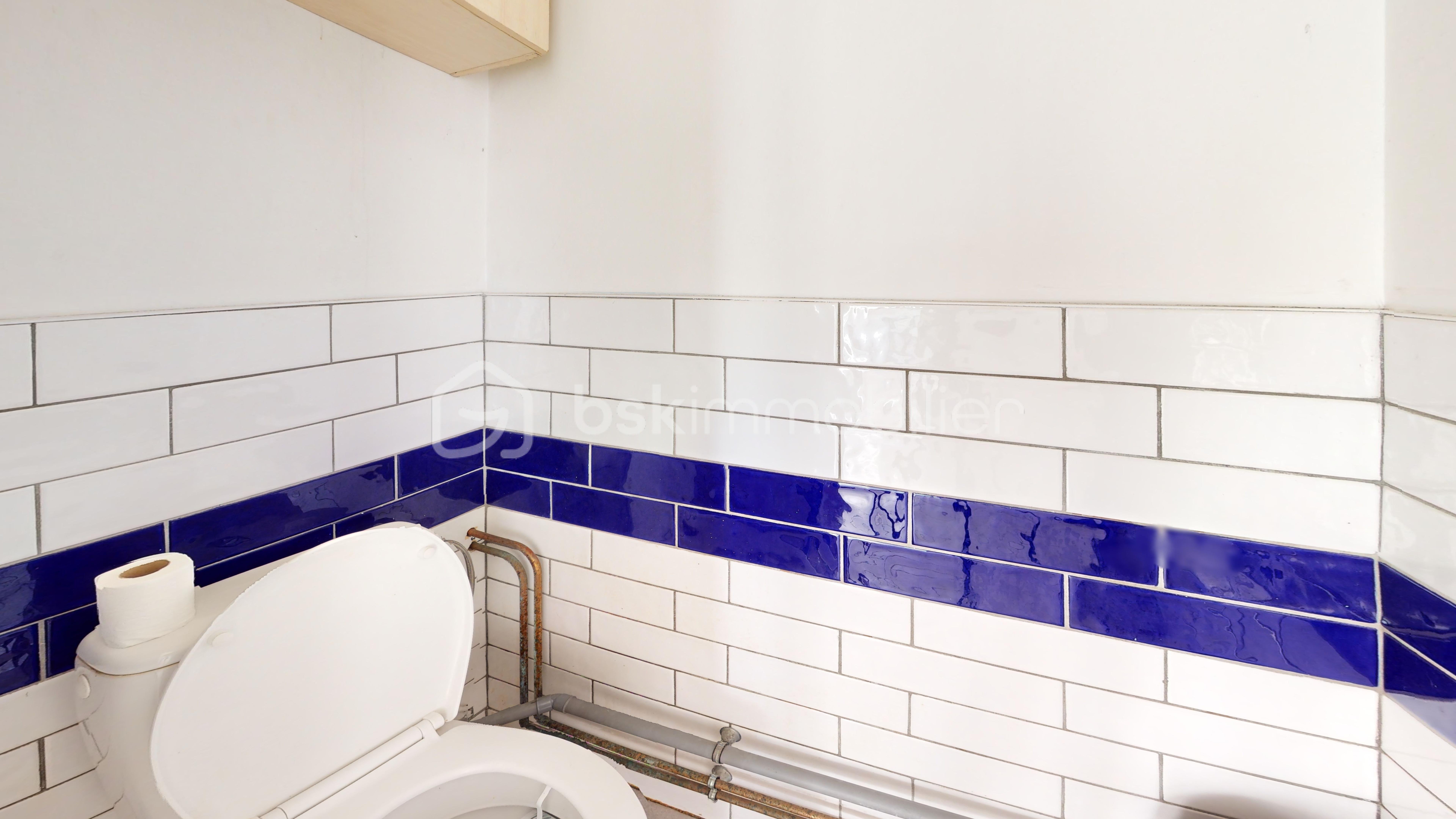 3p-5eme-etage-Bvd-Kennedy-Bathroom 1.jpg