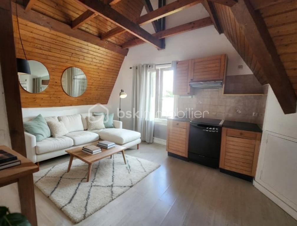 Appartement de 18 m² - 4 SALON.jpg