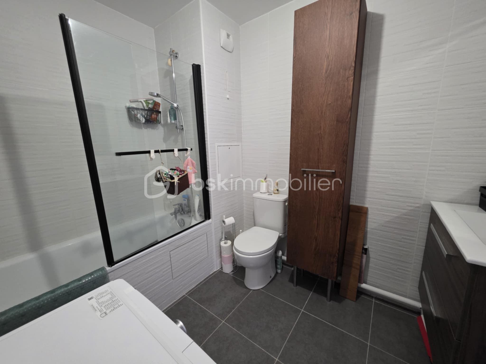 Appartement de 56,75 m² - sdb.jpg