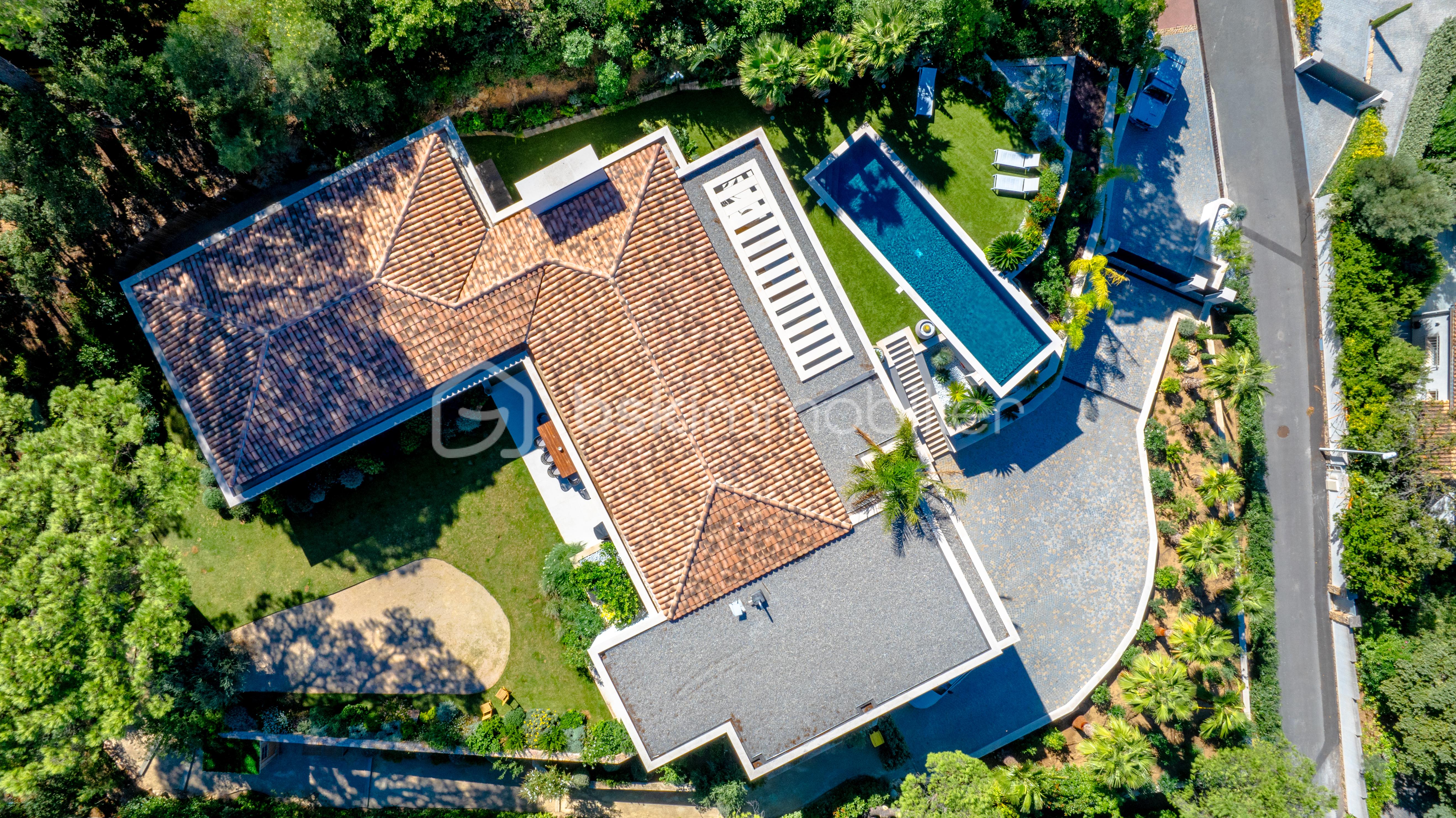 Villa de 385 m² - Z.jpg