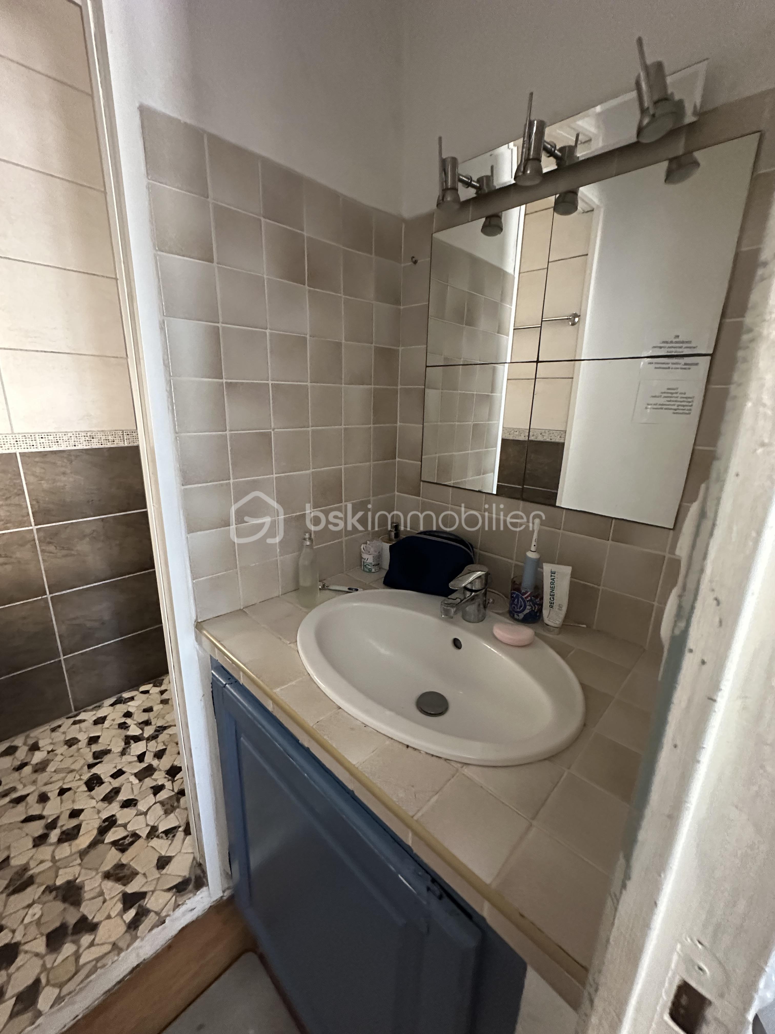 salle de bain bas maison yelena.jpeg