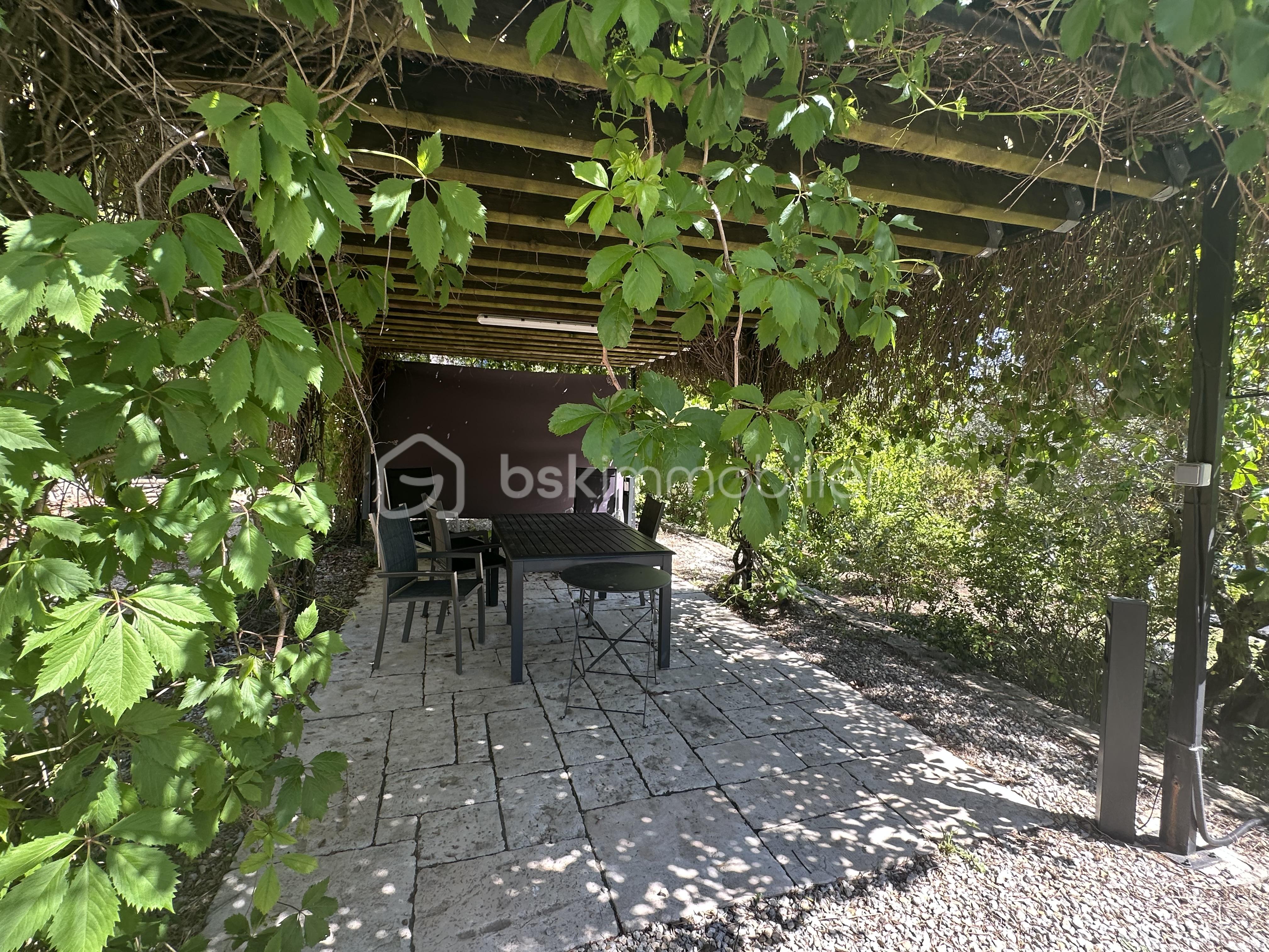 pergola maison yelena.jpeg