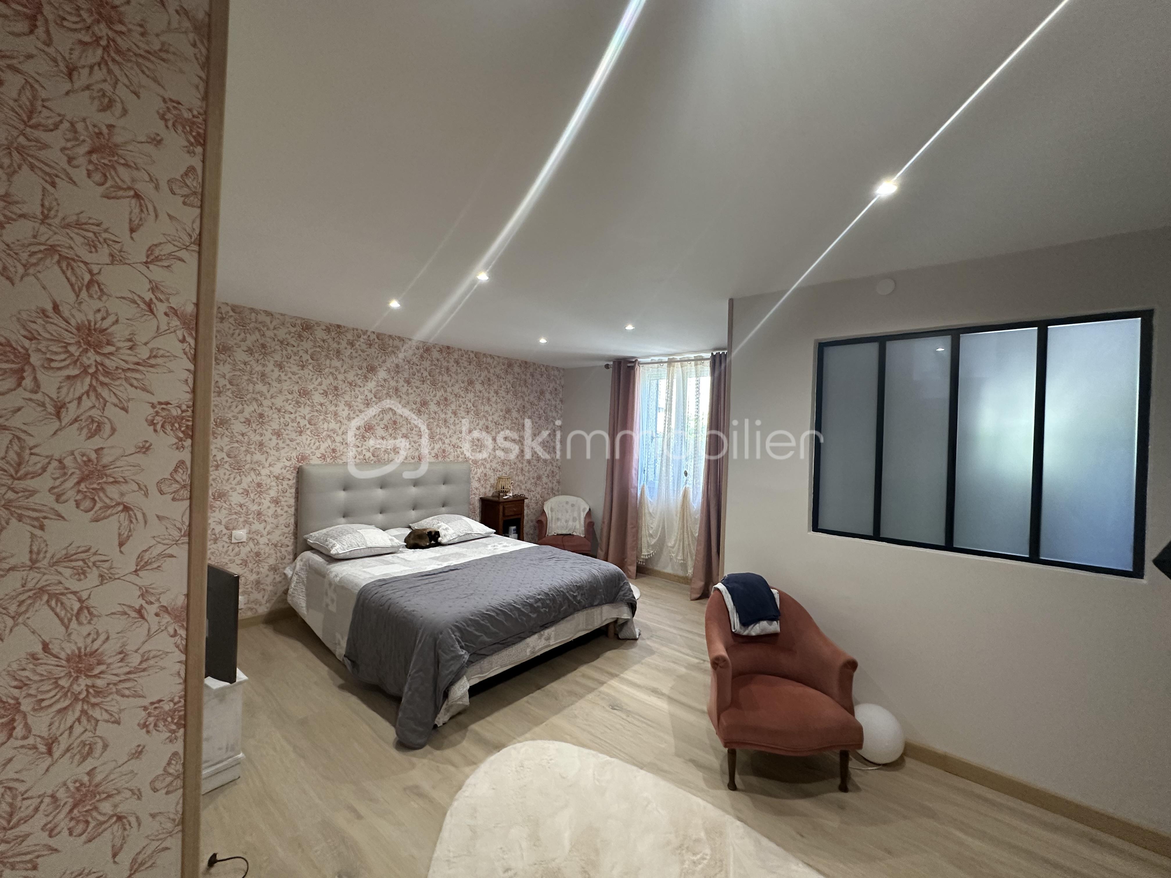 chambre parental maison yelena.jpeg