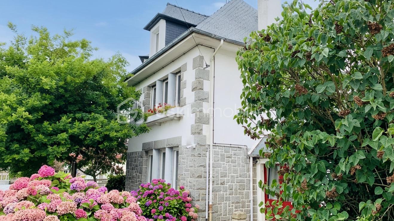 Maison de 232 m² - generated_2025-09-30T11_46_28.517.jpeg