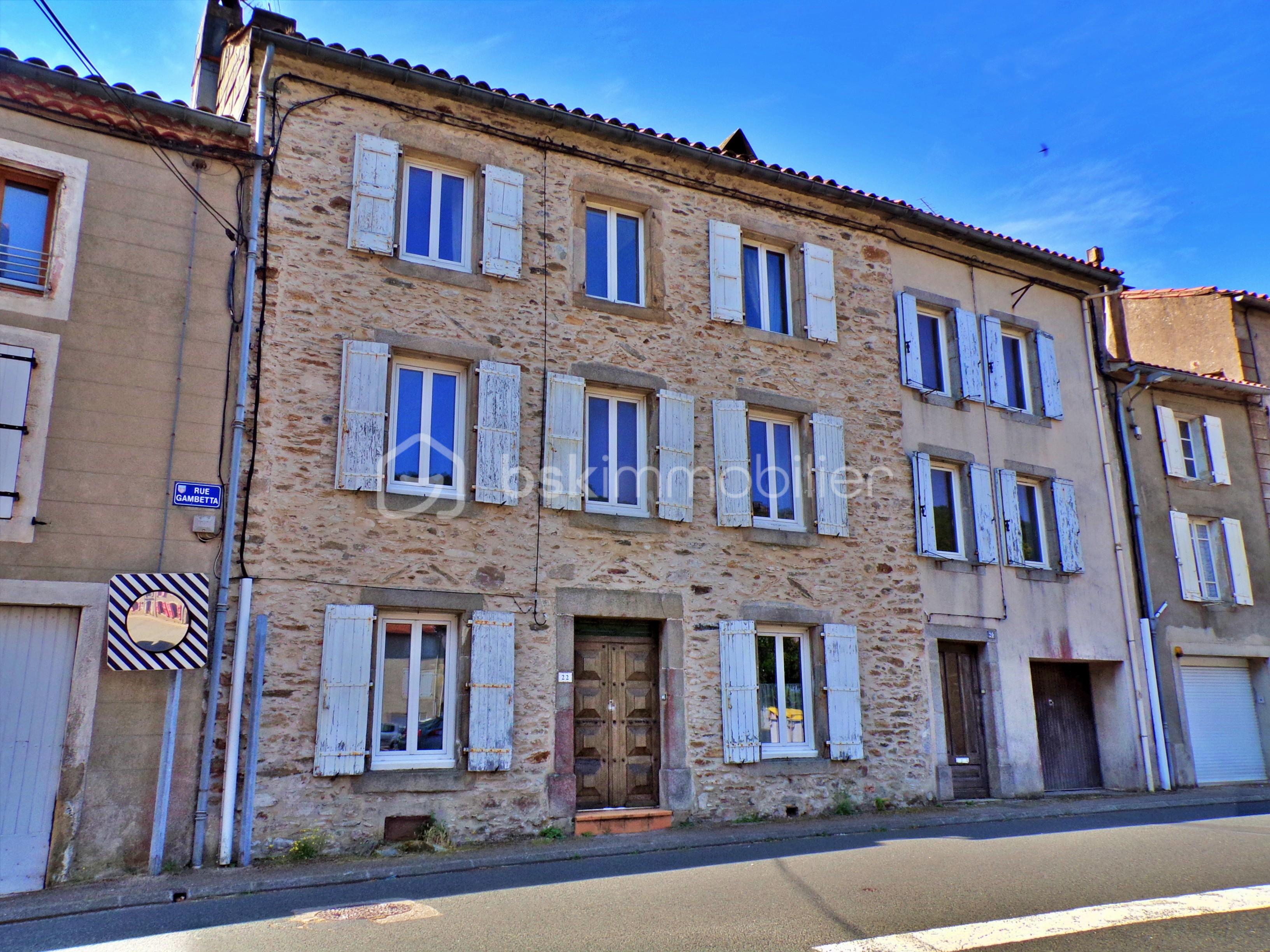 Façade 2.JPG