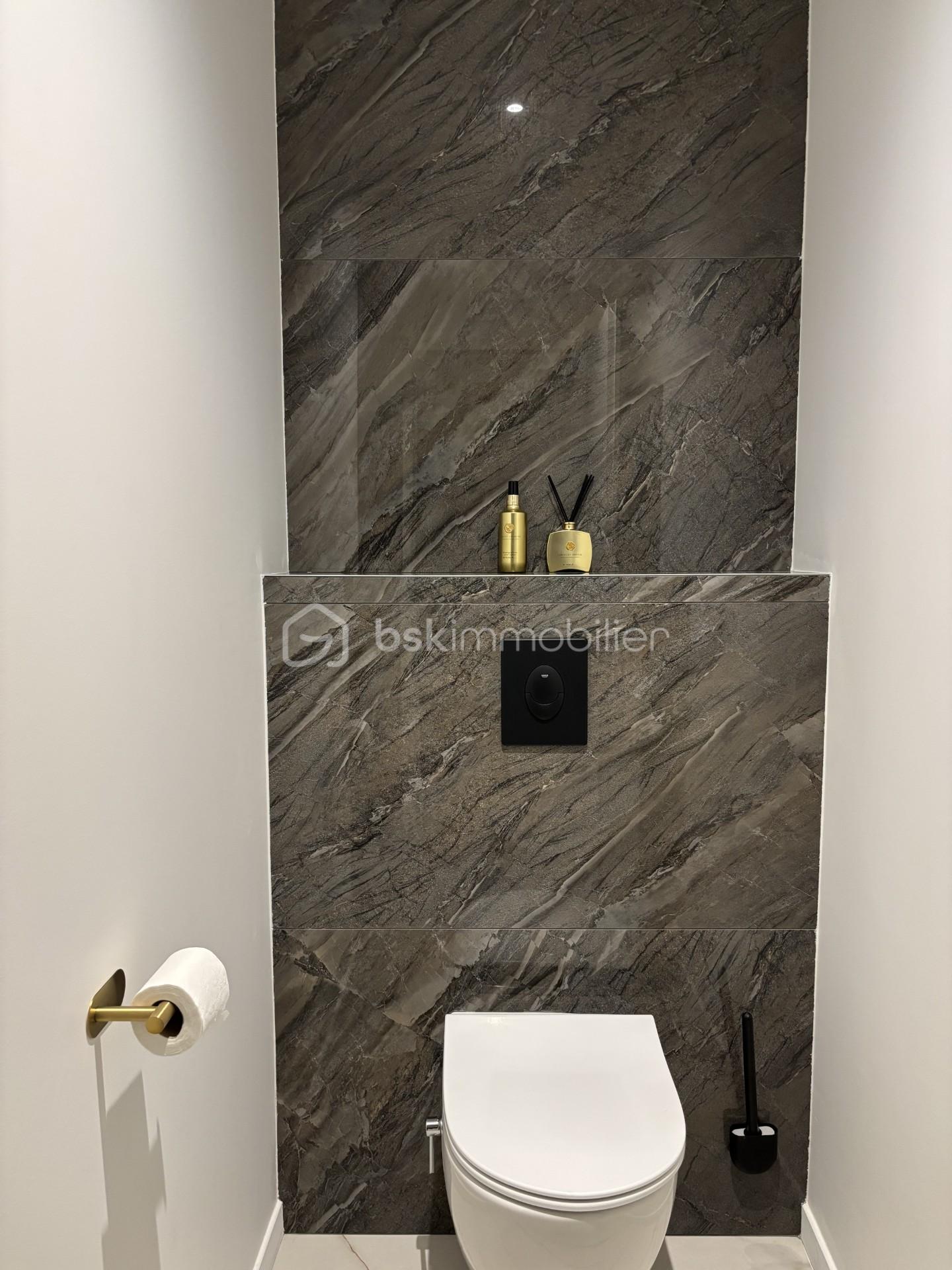 Maison de 243 m² - a792bc58-f643-43e5-adb6-c67e2146a969.jpg