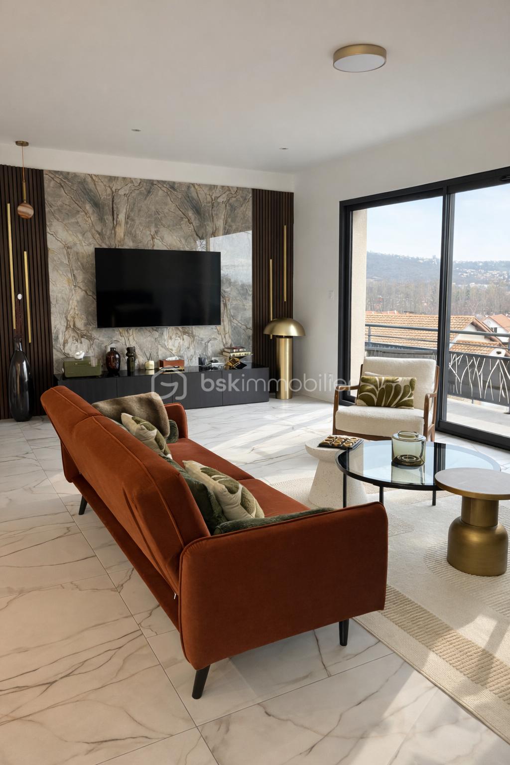 Maison de 243 m² - 8F594ADA-0348-4163-882A-F1445A9A5B14.jpeg