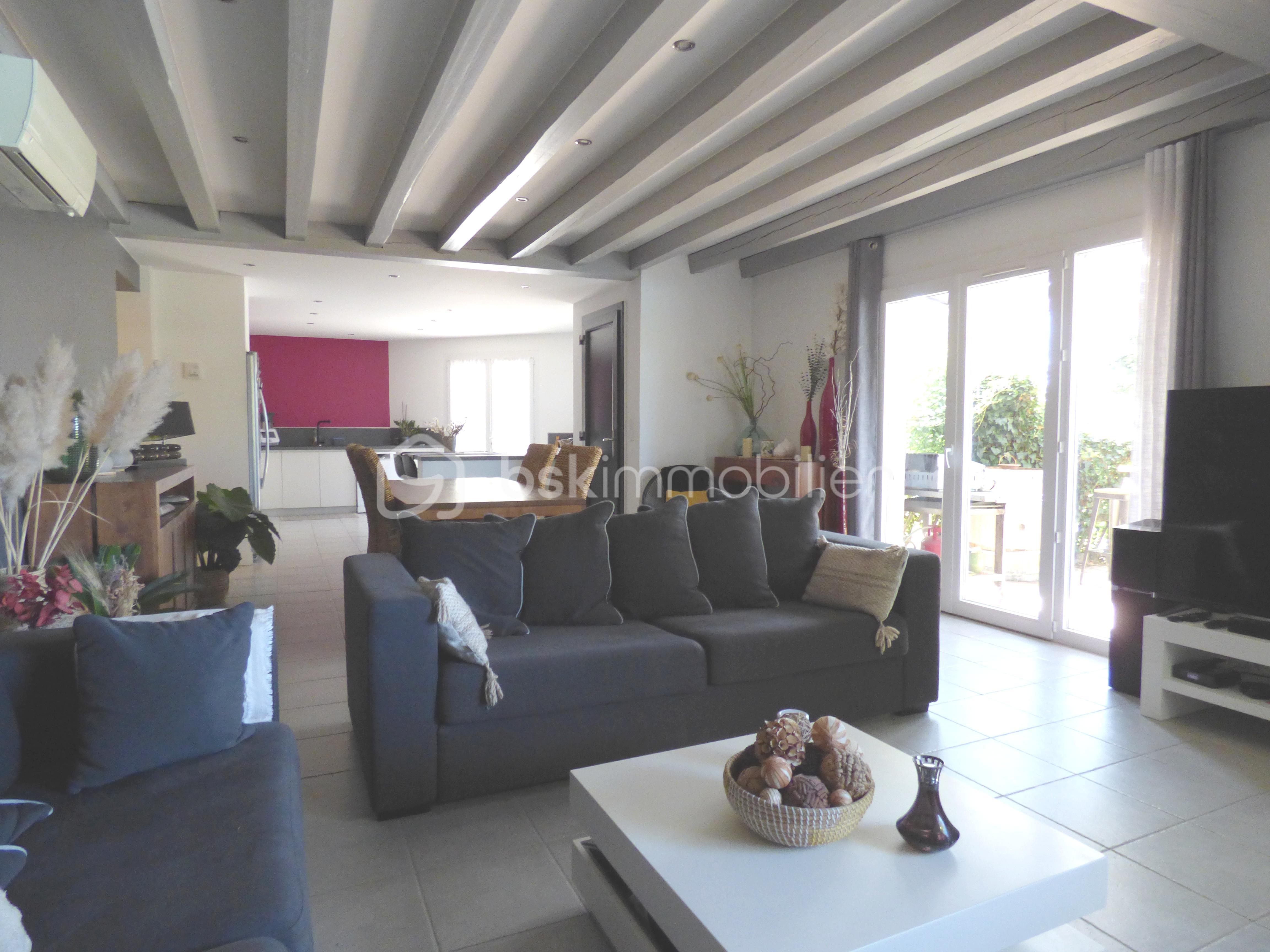 salon2F.JPG