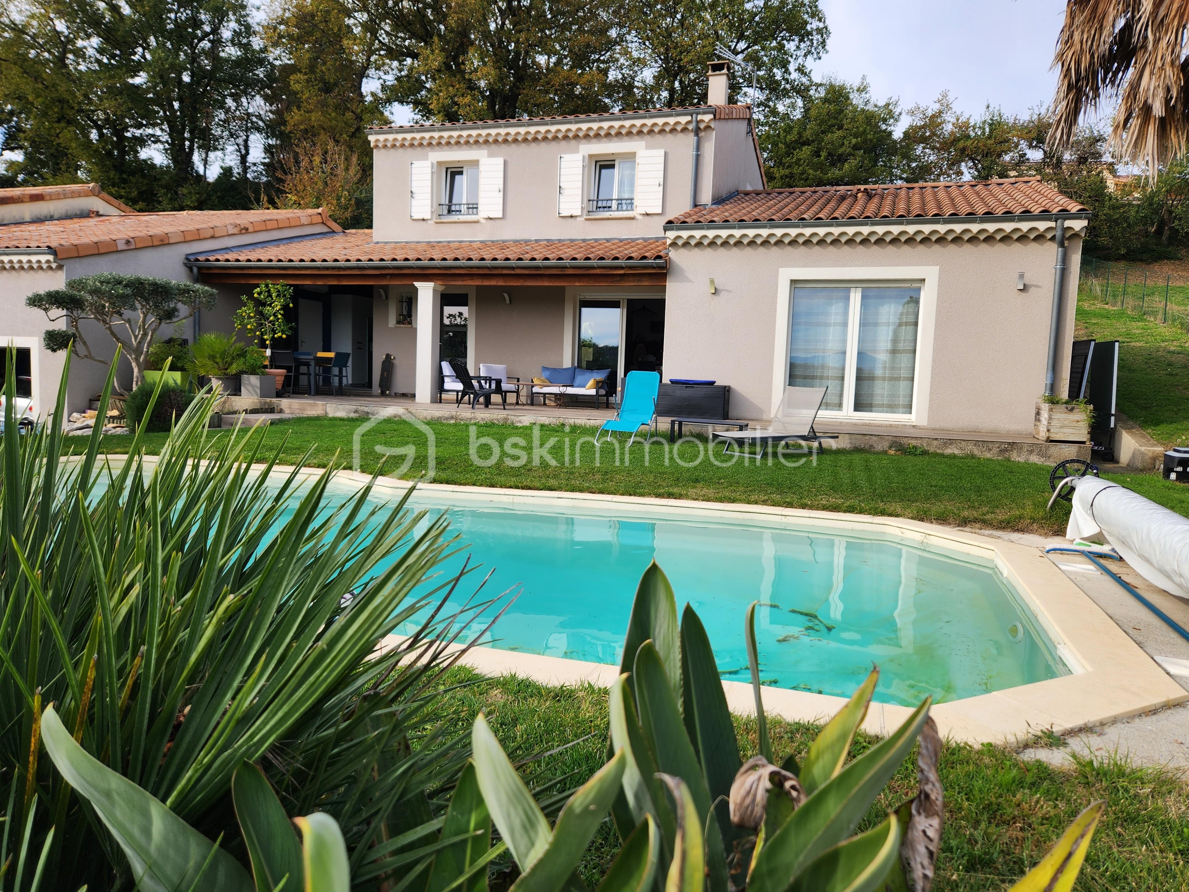 Villa de 170 m² - Façade proche.jpg