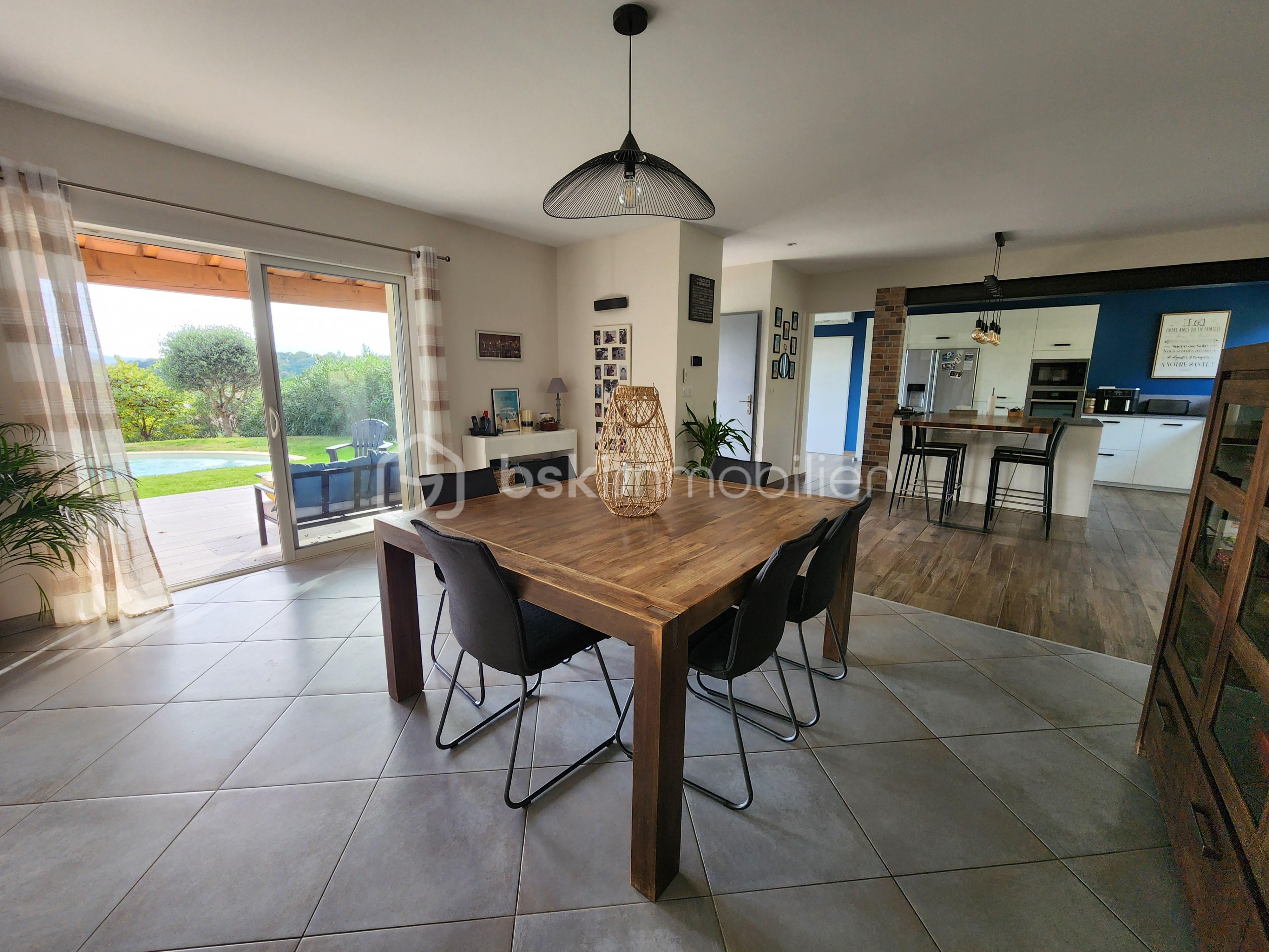 Villa de 170 m² - Salle à manger.jpg