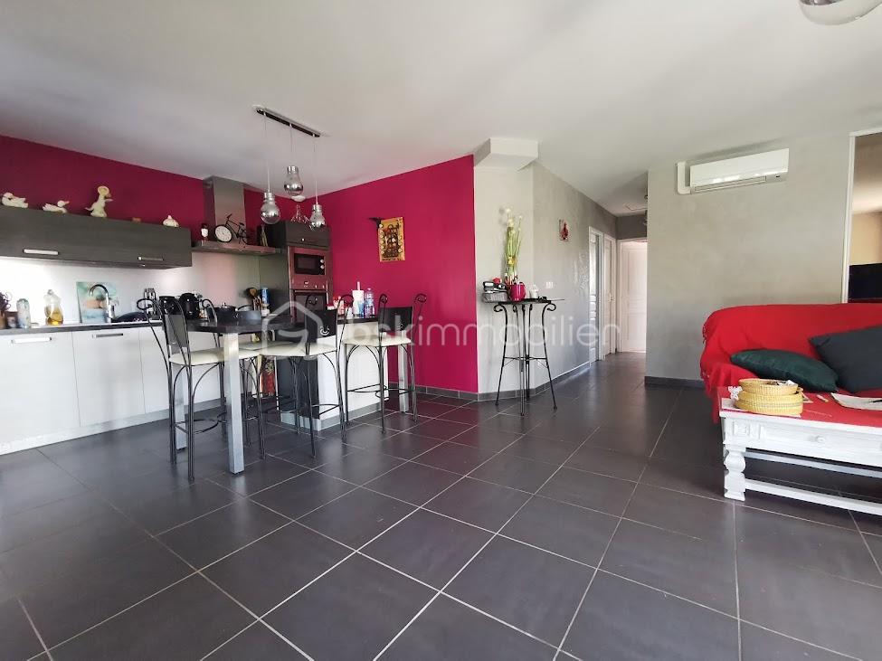 Maison traditionnelle de 81 m² - Maison Vallon Pont d'Arc- Pièce principale 3- Nathalie Chardonnet- BSK Immobilier.jpg