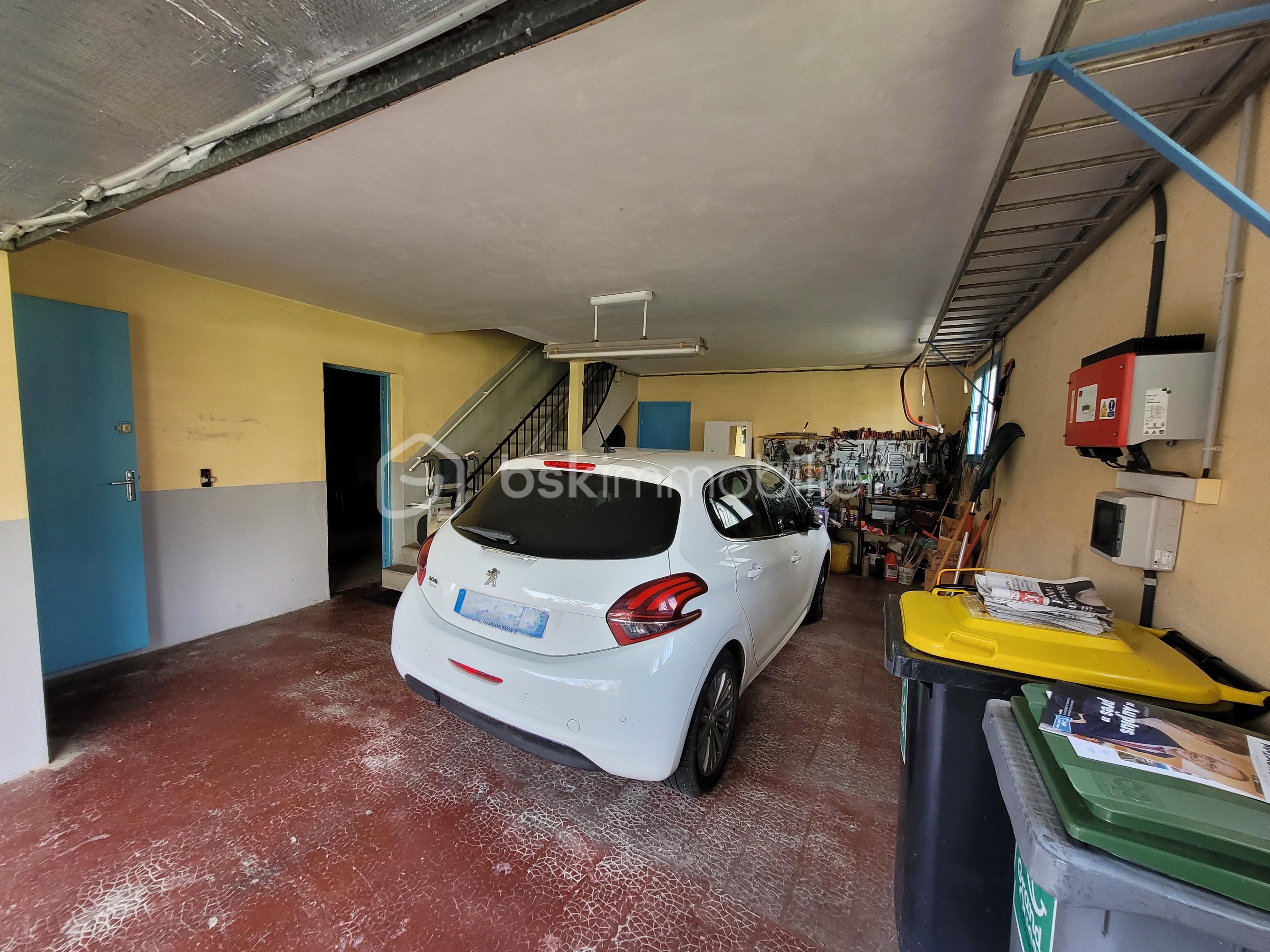 Maison de 128 m² - garage.jpg