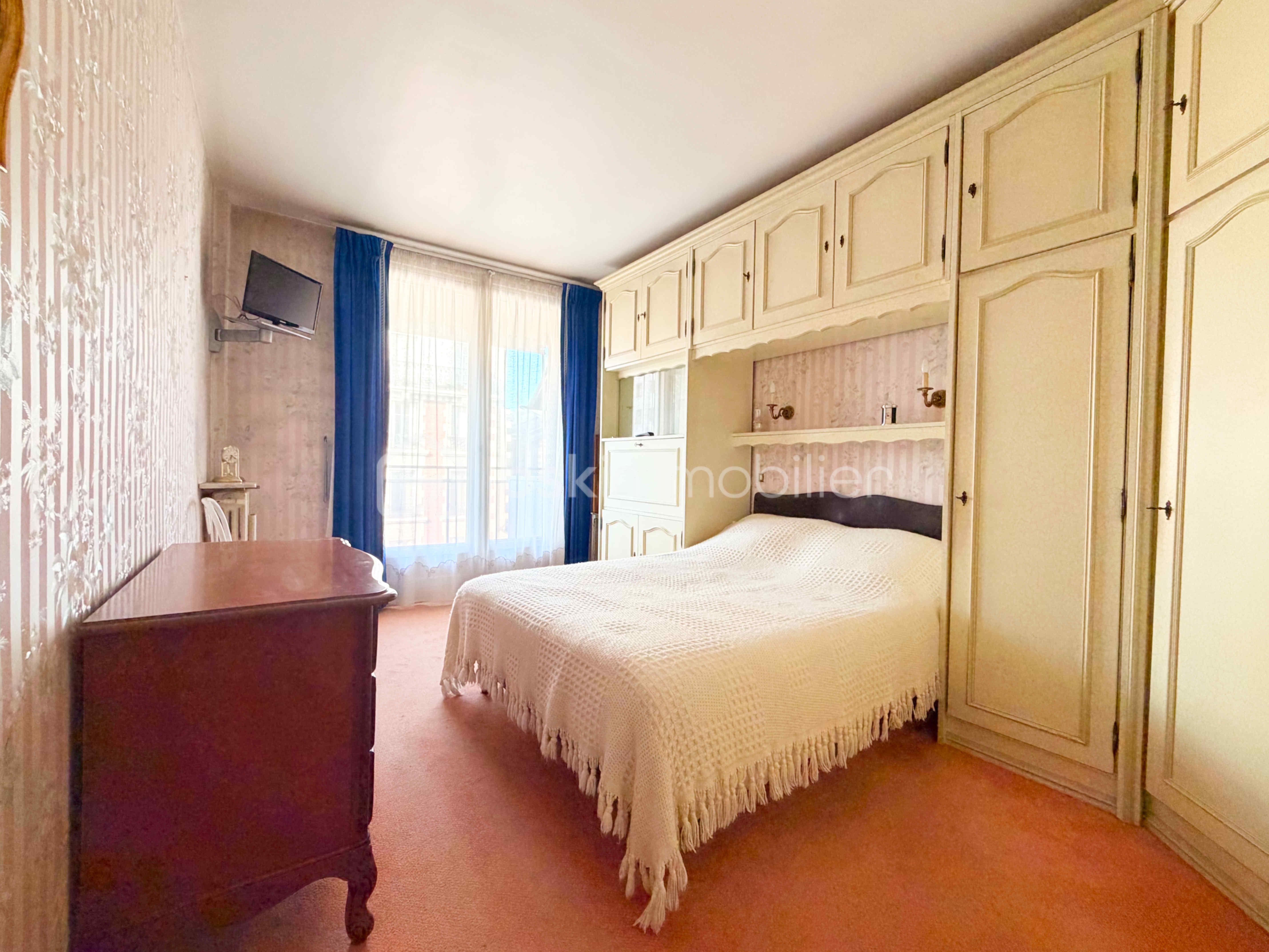 appartement-levallois-perret-chambre-principale-rangements.jpg