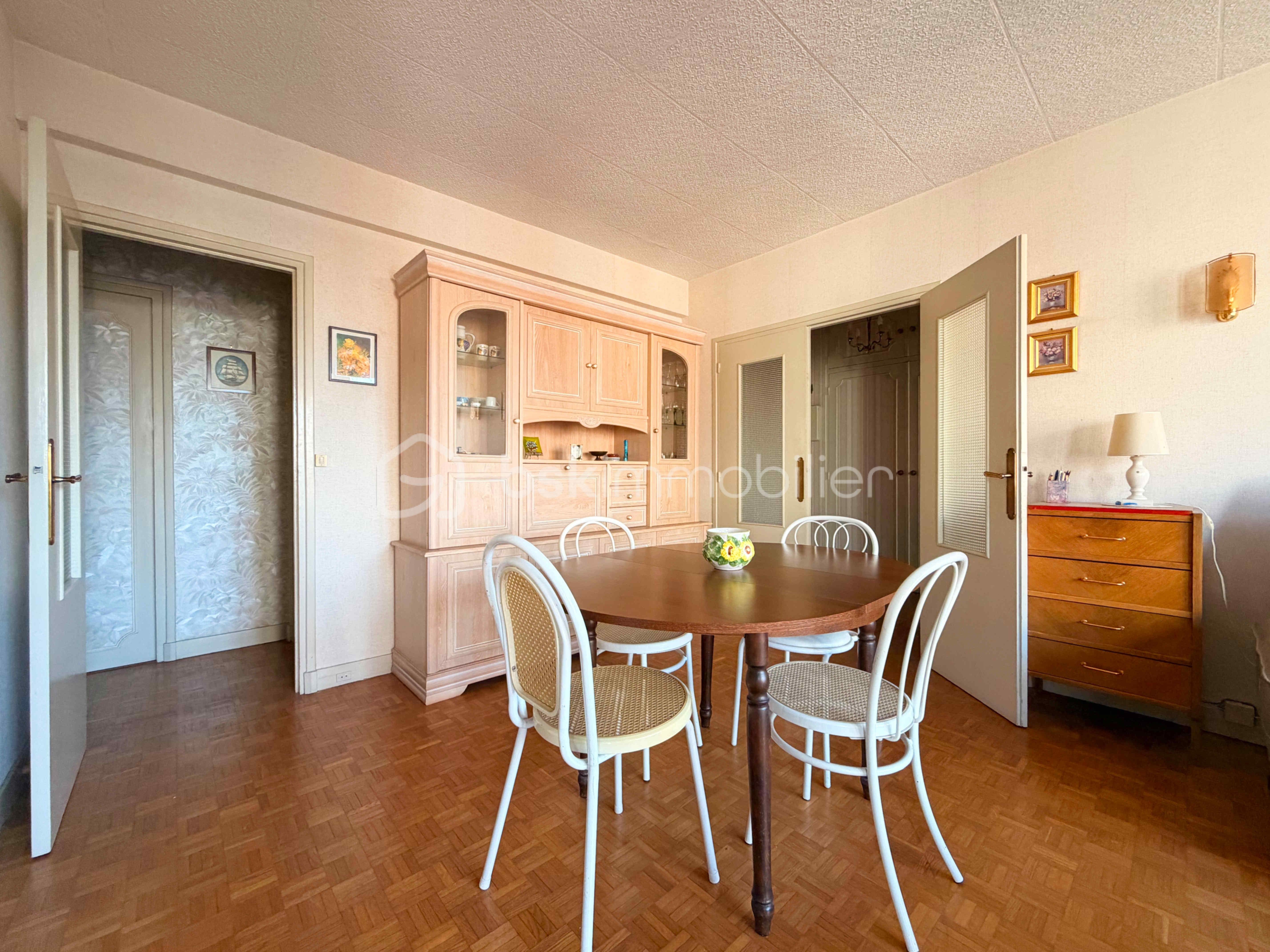 appartement-levallois-perret-salon-espace-salle-a-manger.jpg