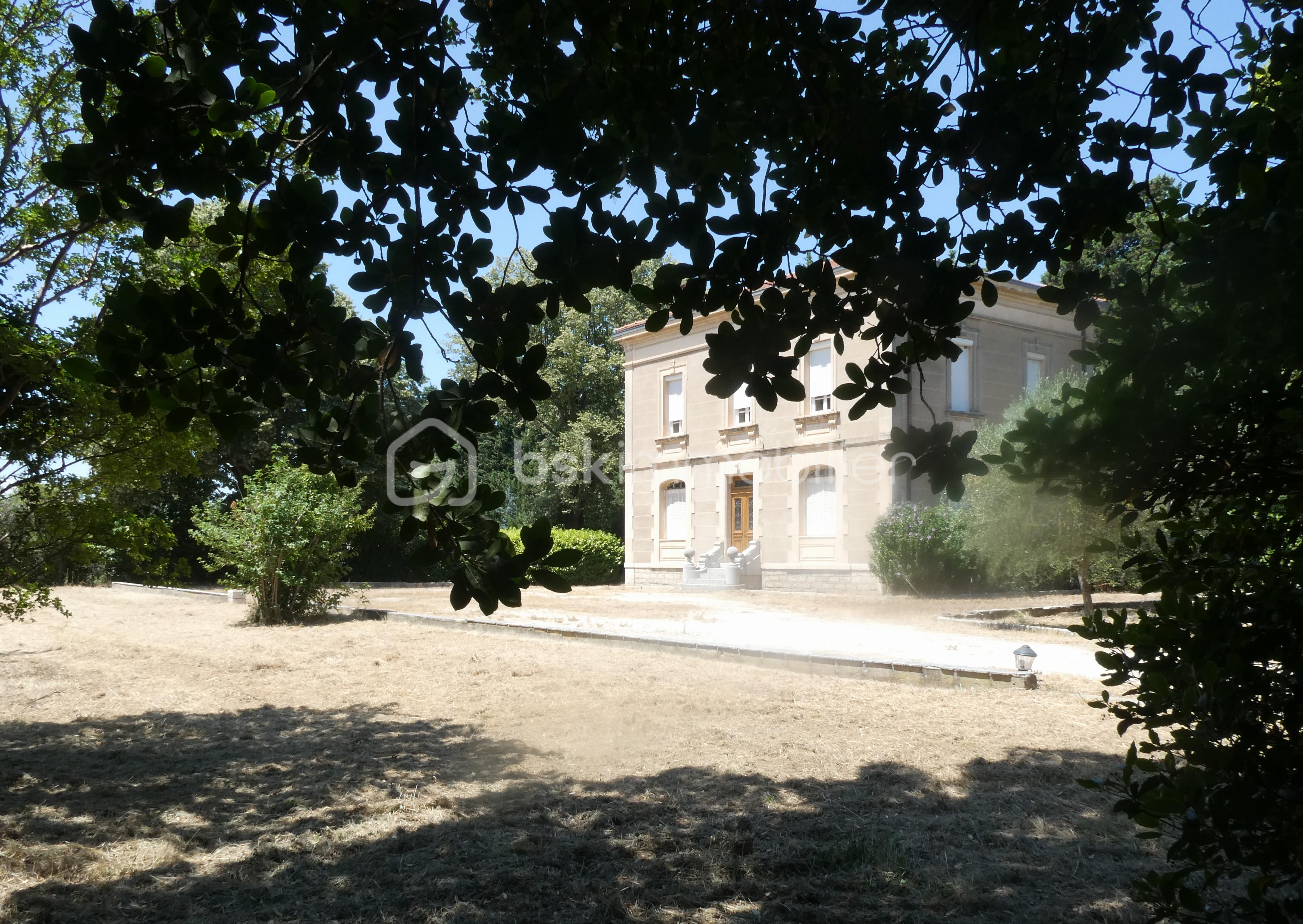 Maison 7 pièces 193 m² · à Cabannes · 193 m² · 449 000 €