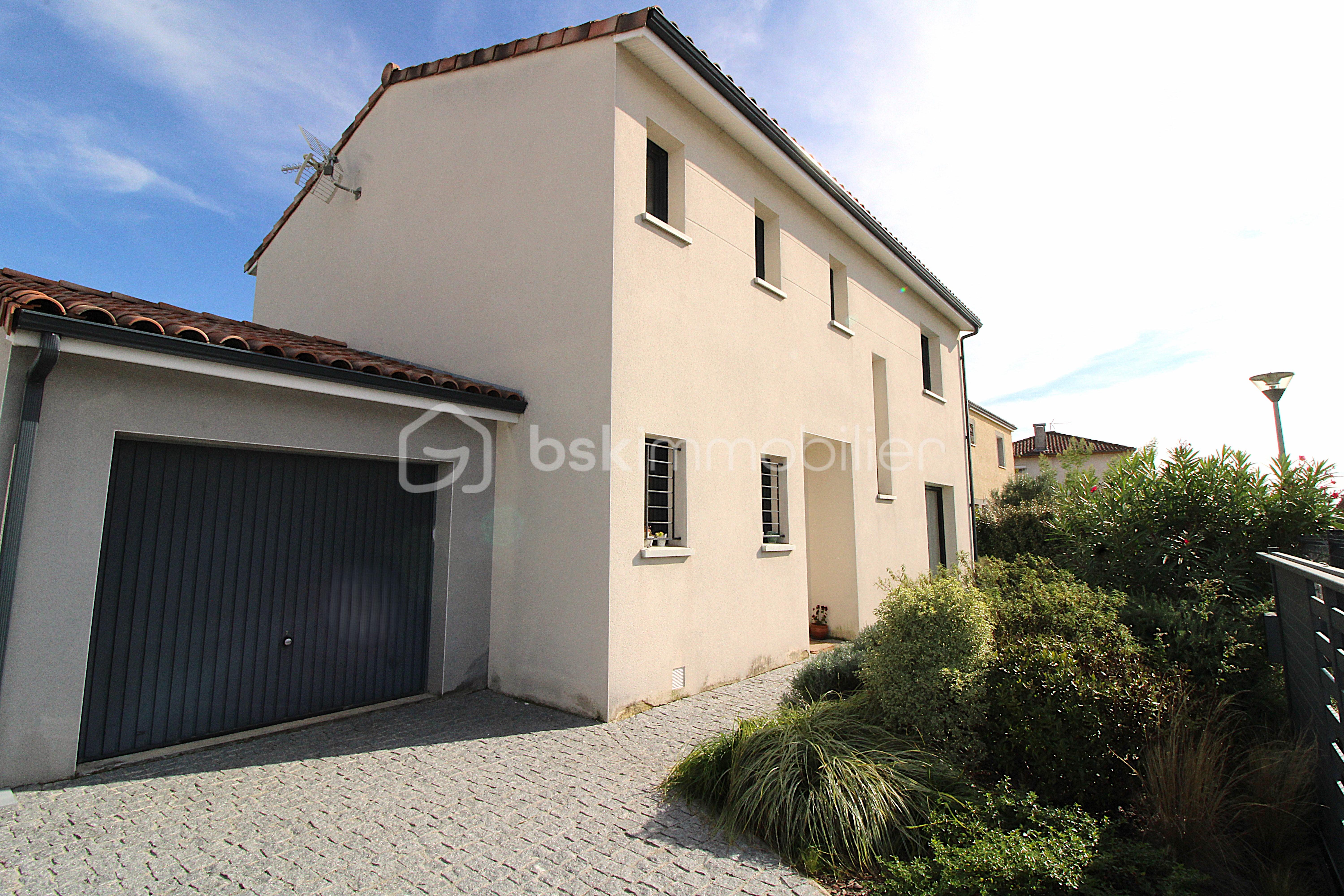 Maison de 144 m² - LEMESLS_IMMOBILIER_VENTE_MAISON_CASTELAMUROU_TYPE5_EXTERIEUR.JPG