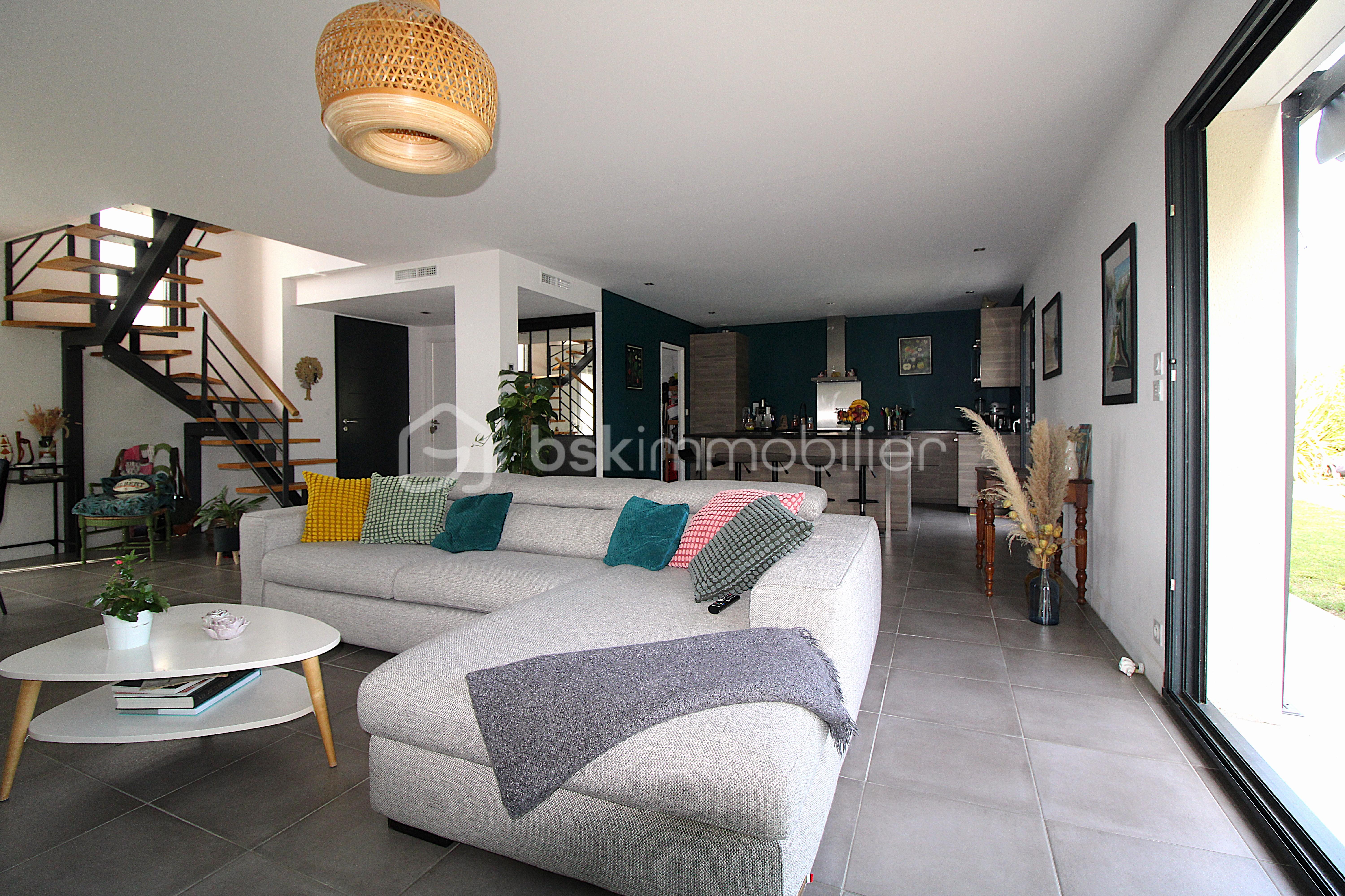 Maison de 144 m² - LEMESLS_IMMOBILIER_VENTE_MAISON_CASTELAMUROU_TYPE5_PIECDEVIE.JPG