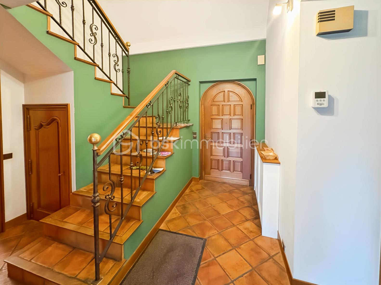 Maison en pierre de 180,04 m² - entrée.jpg
