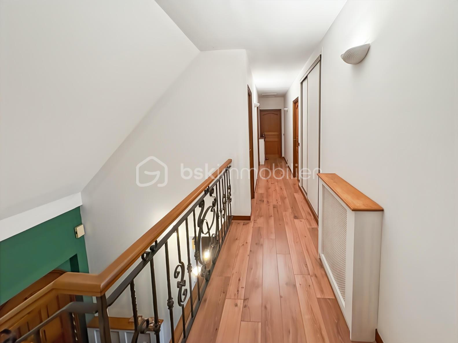 Maison en pierre de 180,04 m² - couloir.jpg