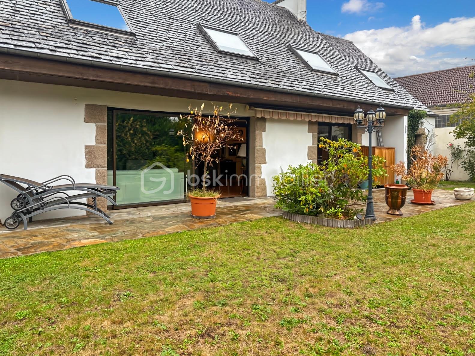 Maison en pierre de 180,04 m² - jardin 1.jpg