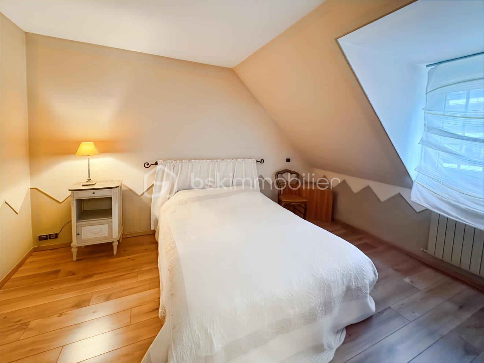 Maison en pierre de 180,04 m² - chambre.jpg