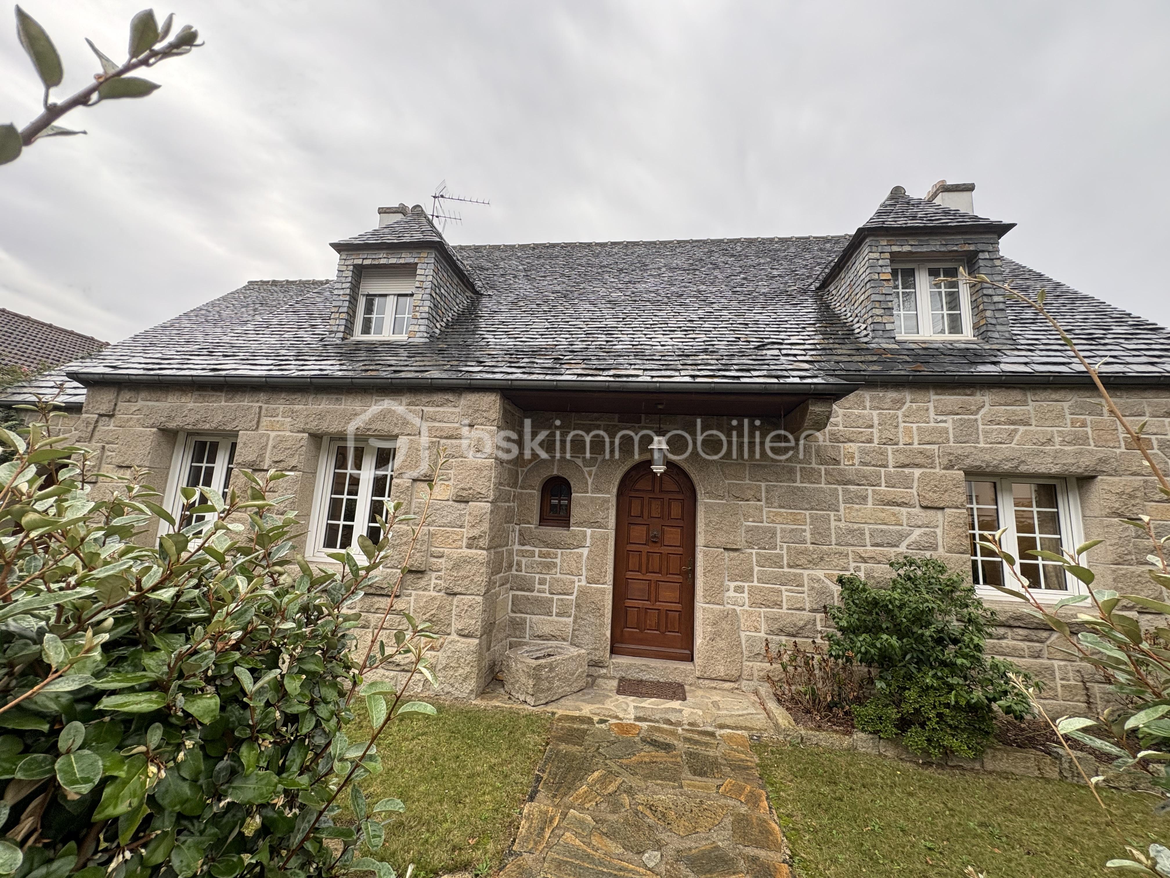 Maison en pierre de 180,04 m² - maison.jpg