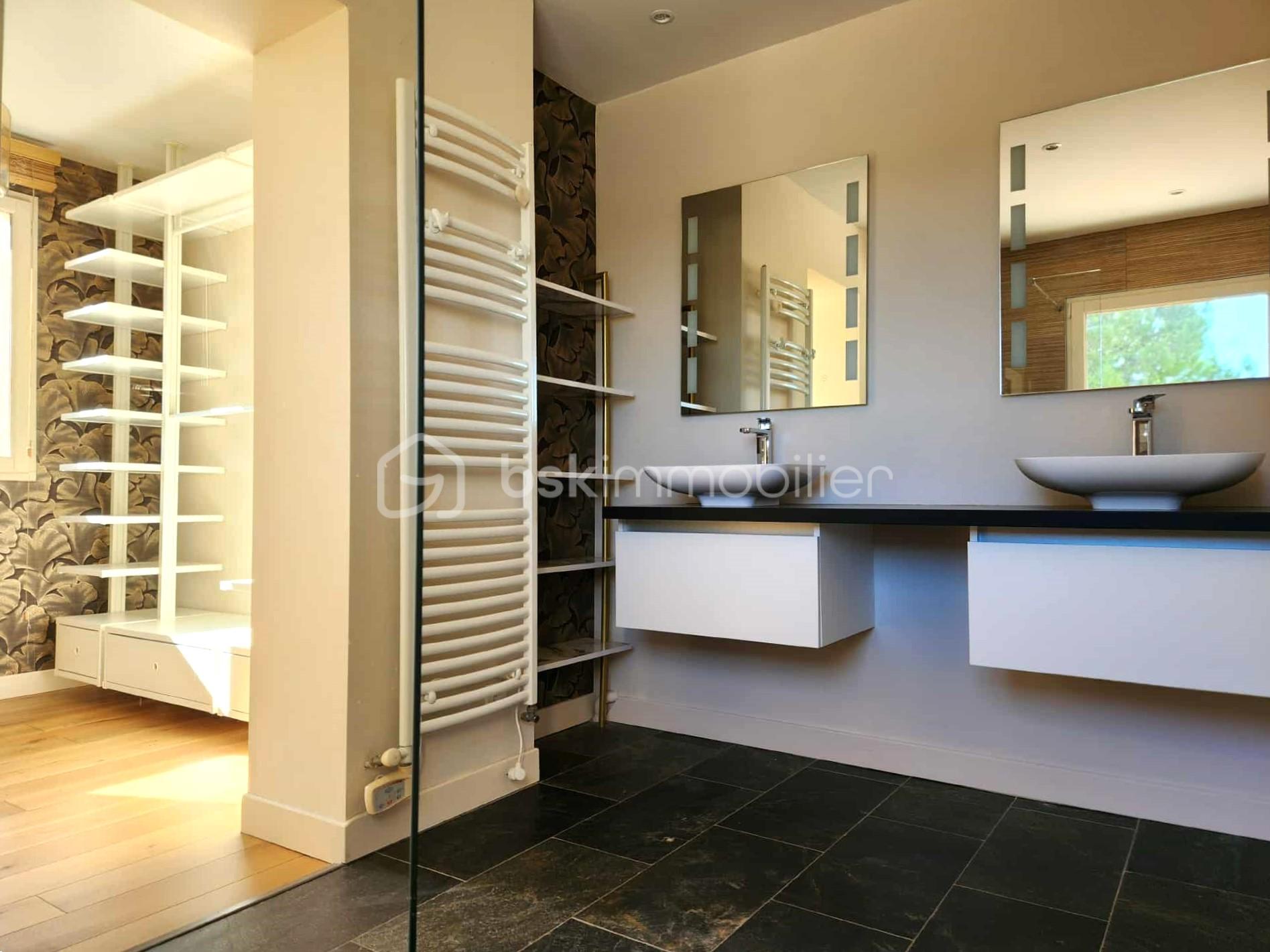 Maison de 192 m² - a7b7f77d-d08f-411b-b6da-399499465338.jpg