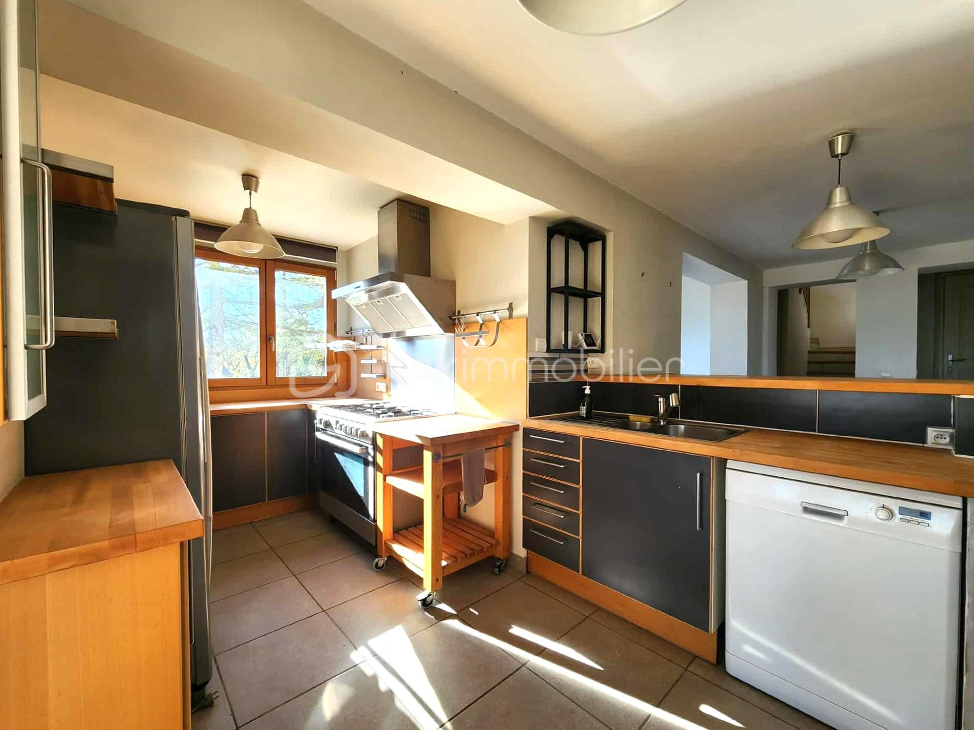 Maison de 192 m² - f59fa041-3b8b-45e9-bfba-54e5923a9ab1.jpg