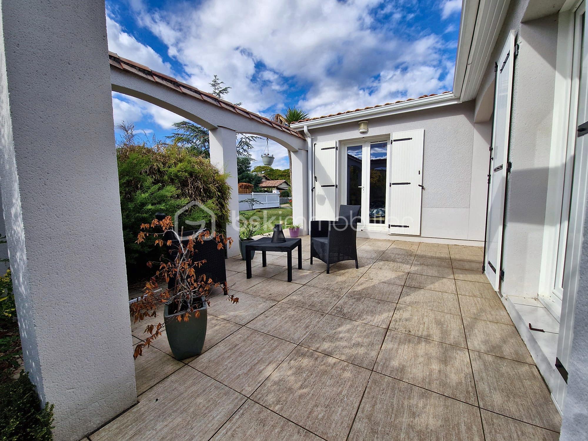 11_terrasse_arches.jpg
