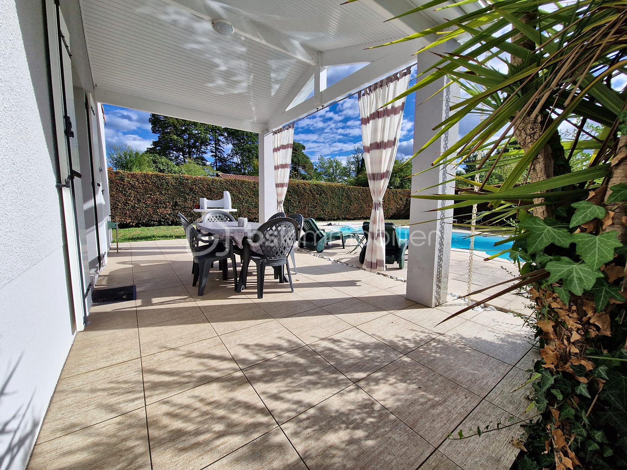 02_terrasse_couverte.jpg