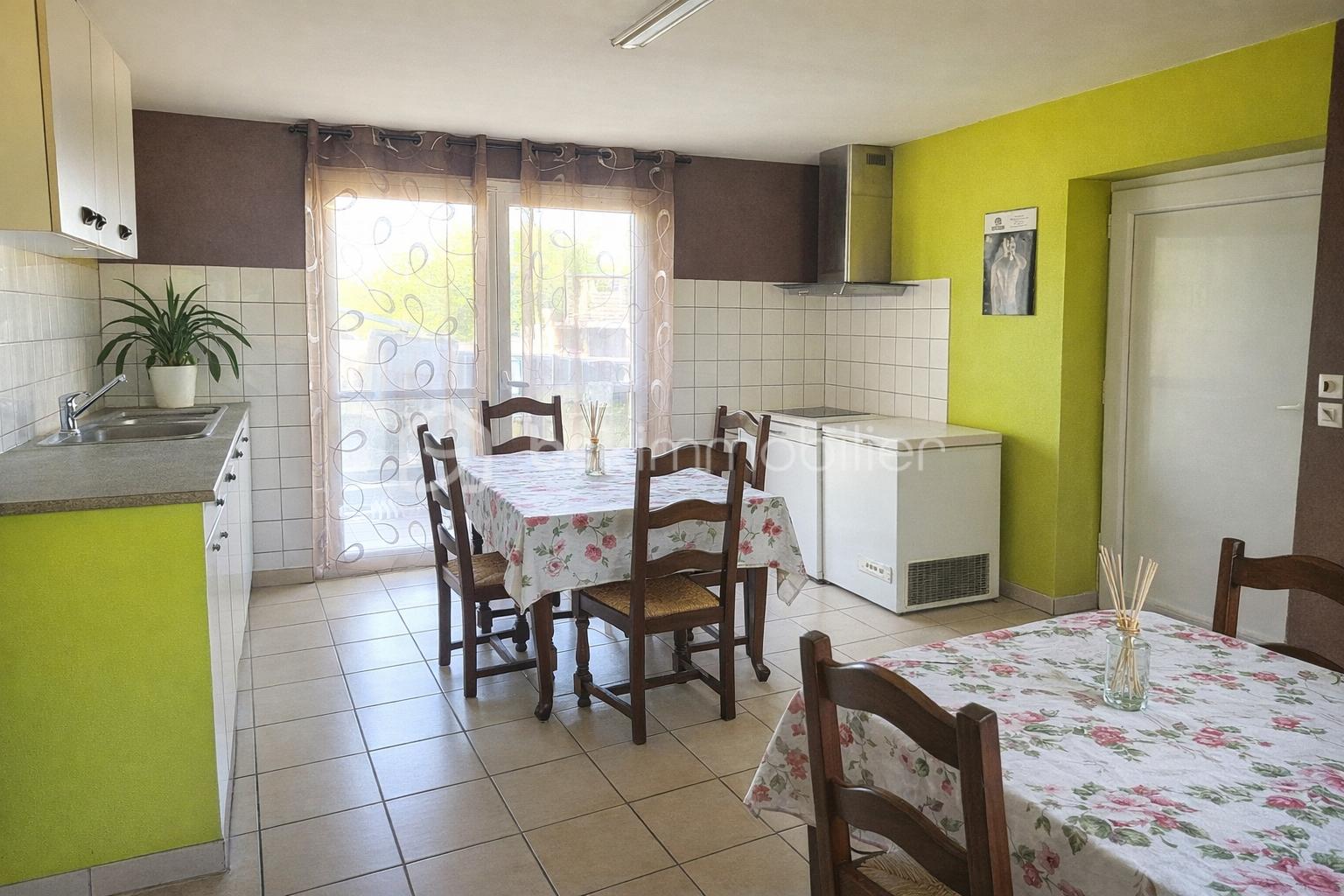 arrière cuisine rangé.png