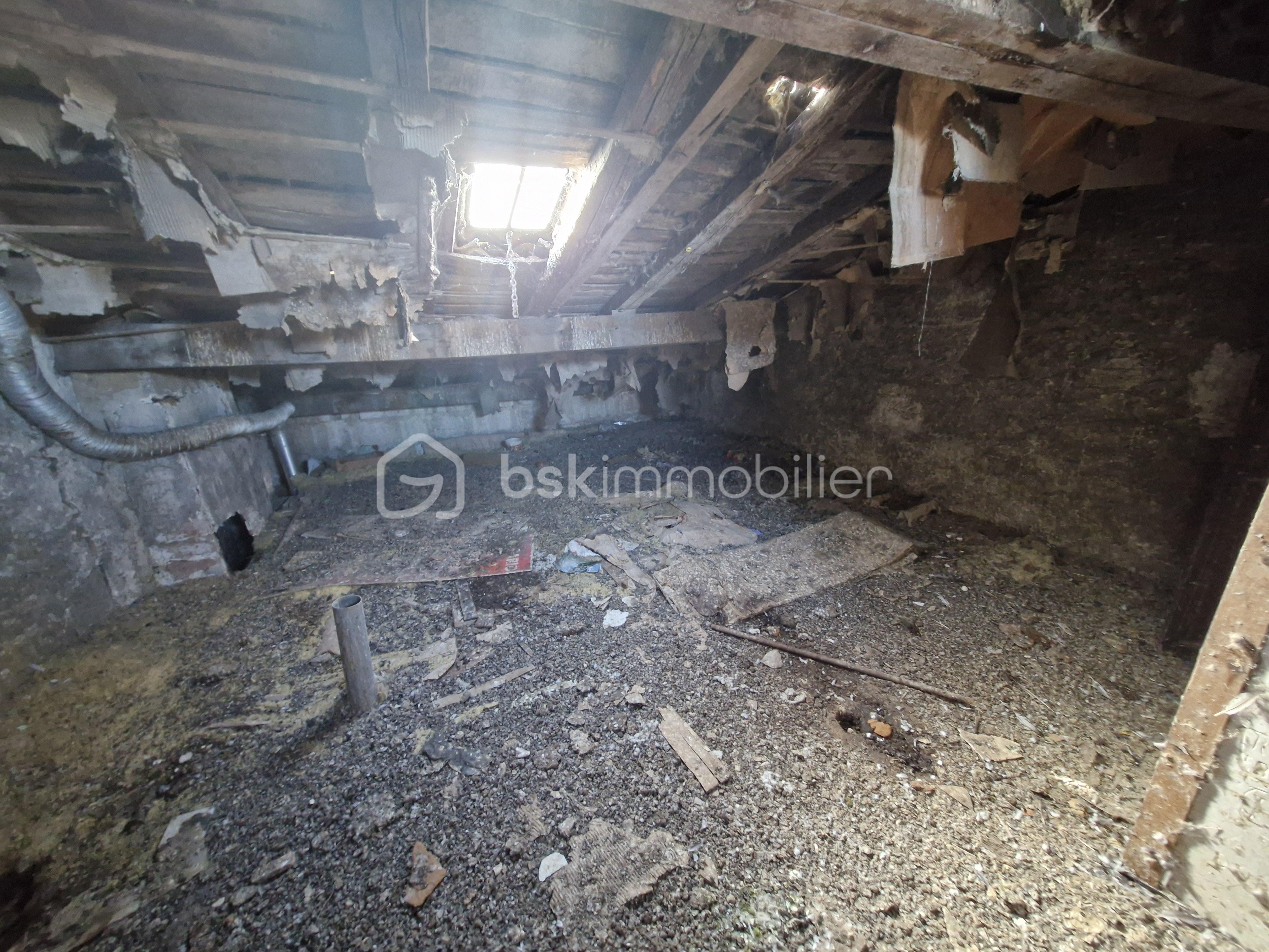 Immeuble commercial de 196 m² - 20251107_100835.jpg