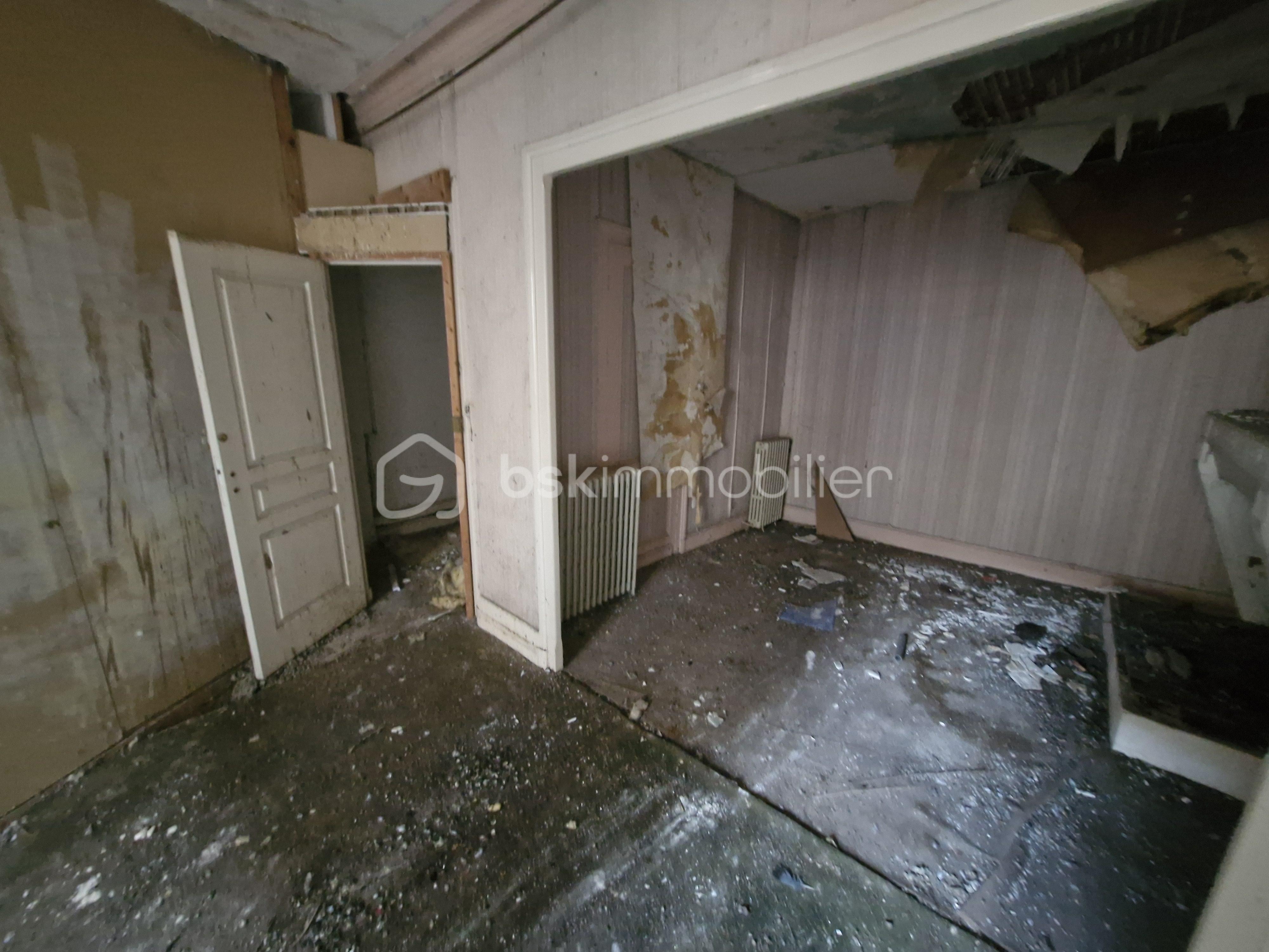 Immeuble commercial de 196 m² - 20251107_095805.jpg