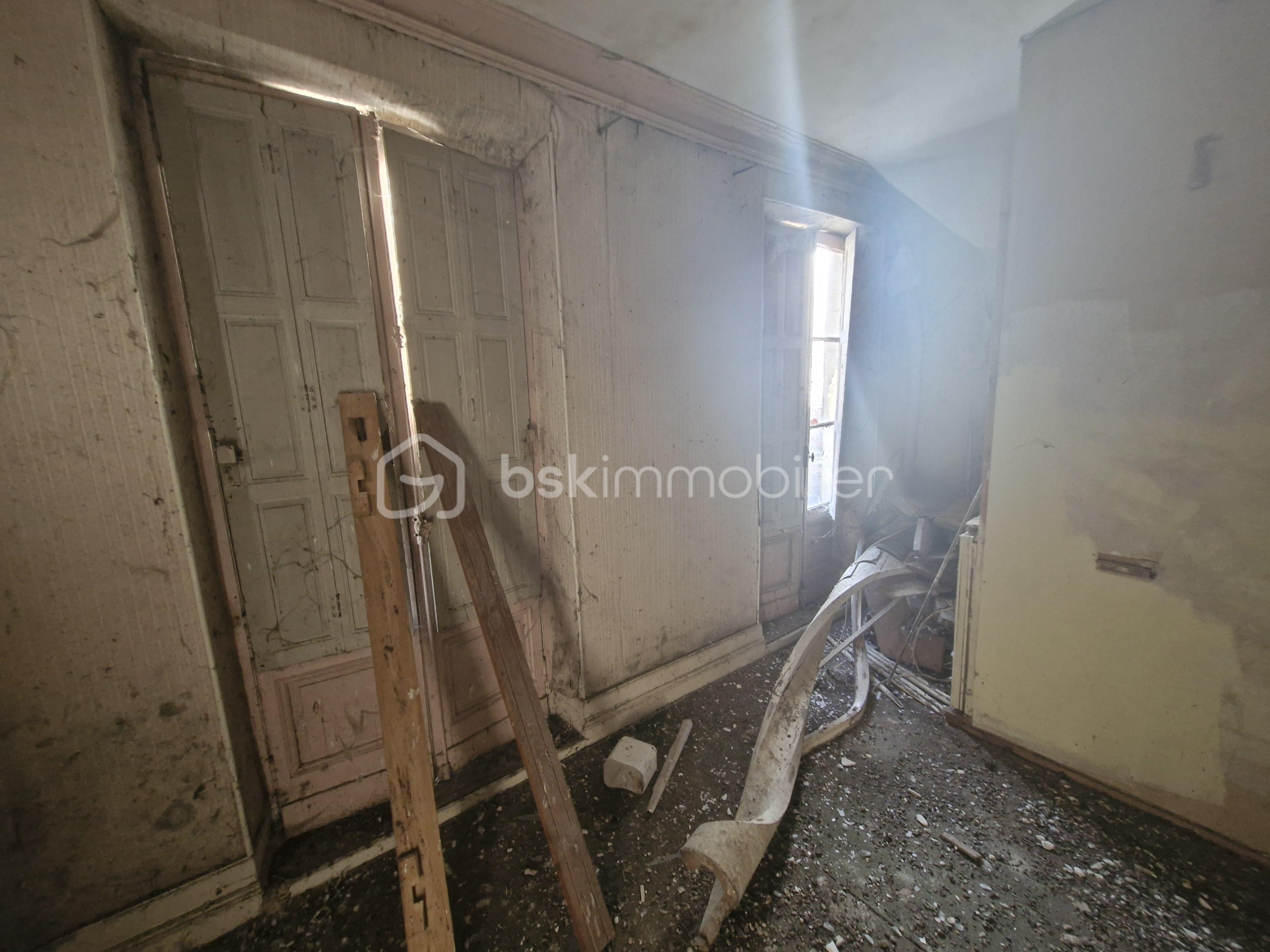 Immeuble commercial de 196 m² - 20241031_153144.jpg