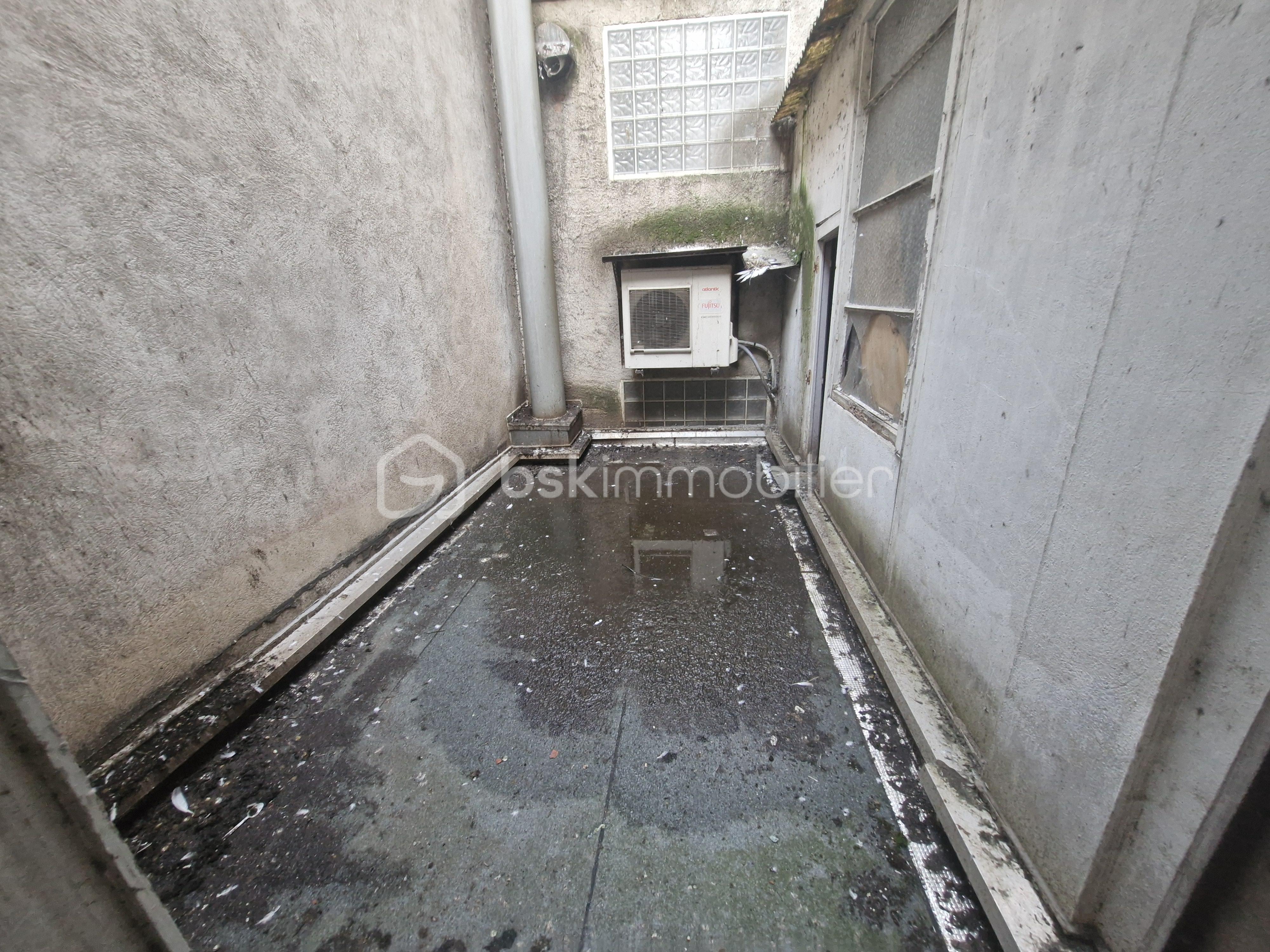 Immeuble commercial de 196 m² - 20241031_153251.jpg
