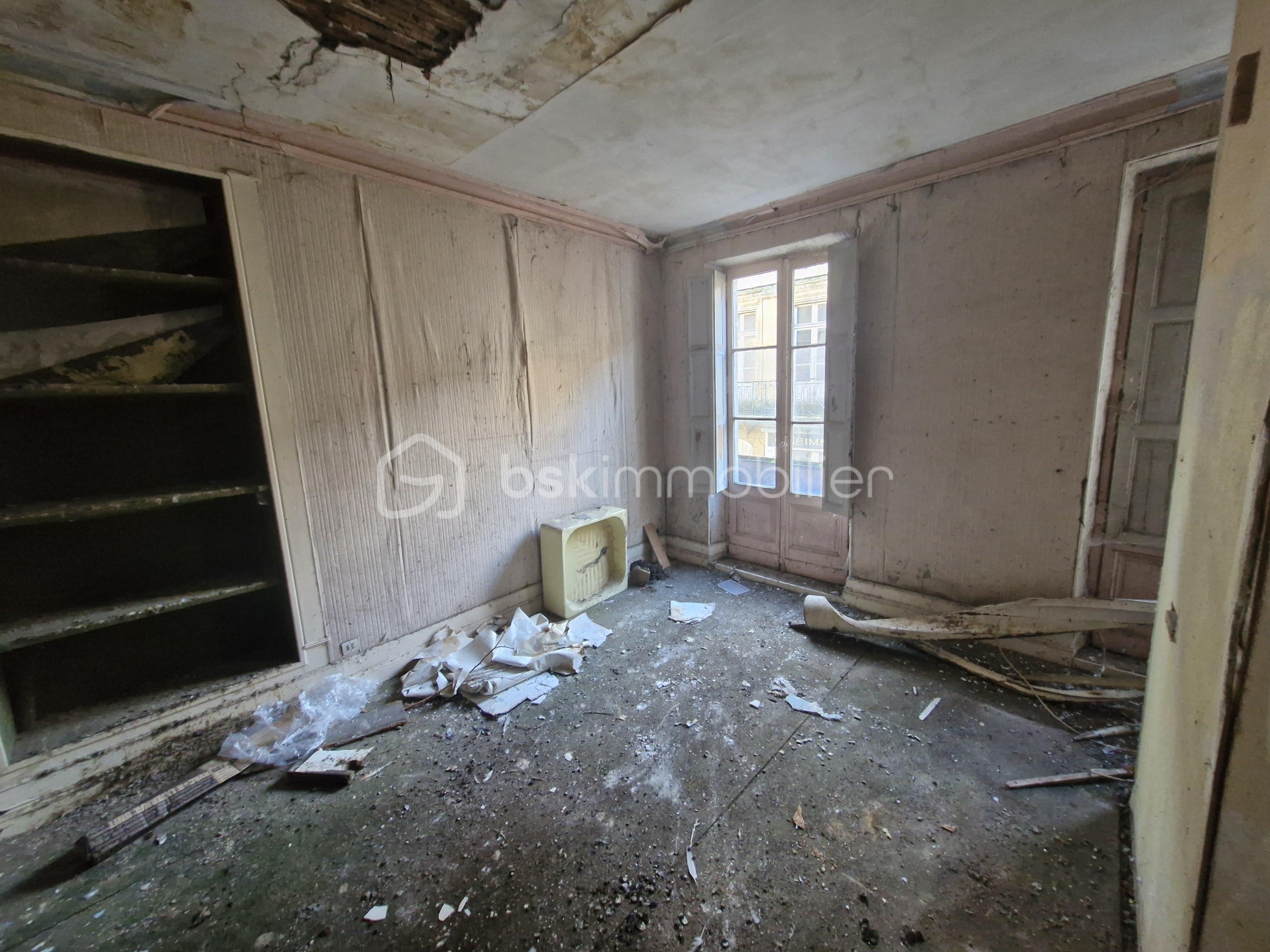 Immeuble commercial de 196 m² - 20251107_095731.jpg