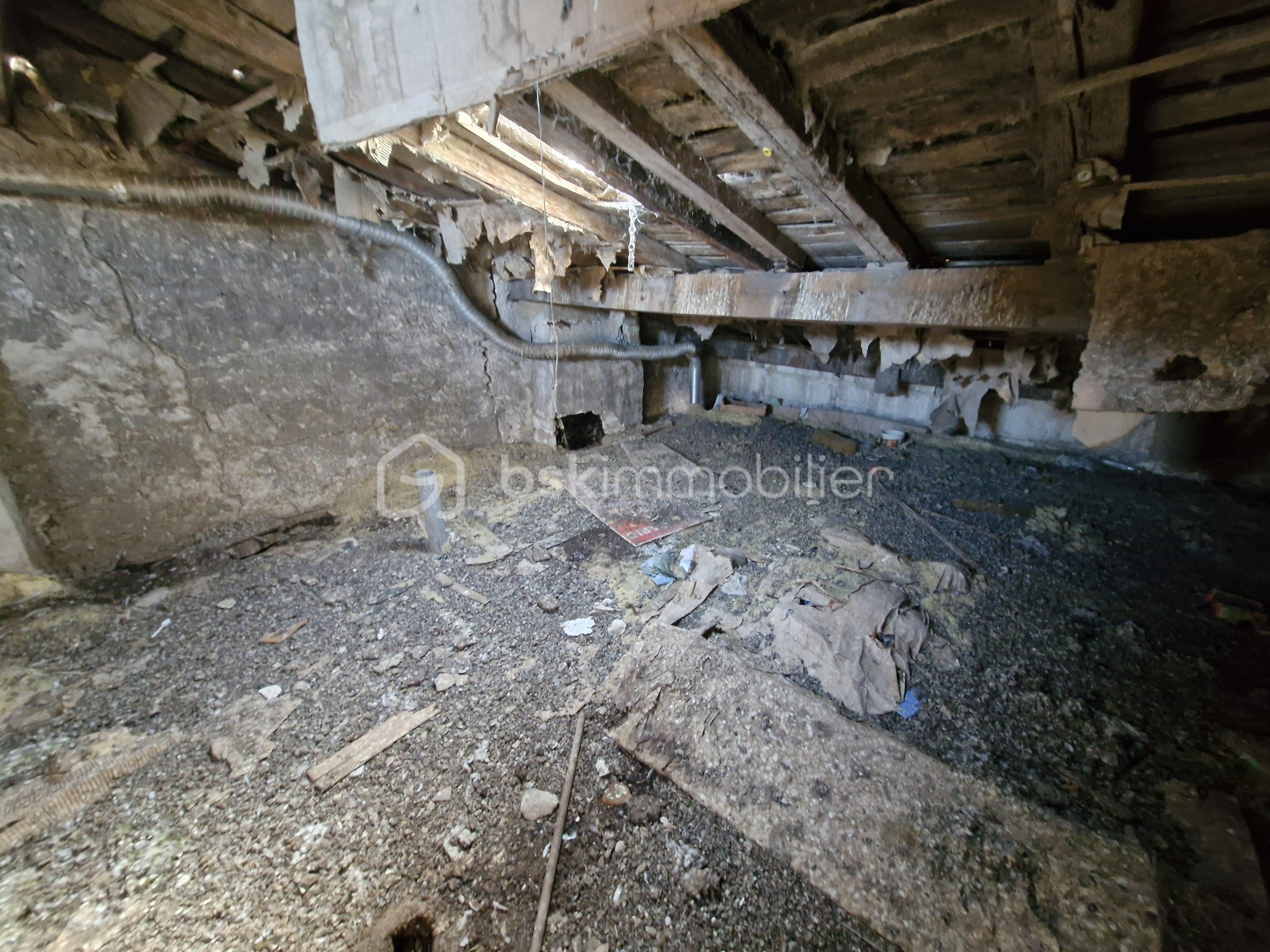 Immeuble commercial de 196 m² - 20251107_100816.jpg