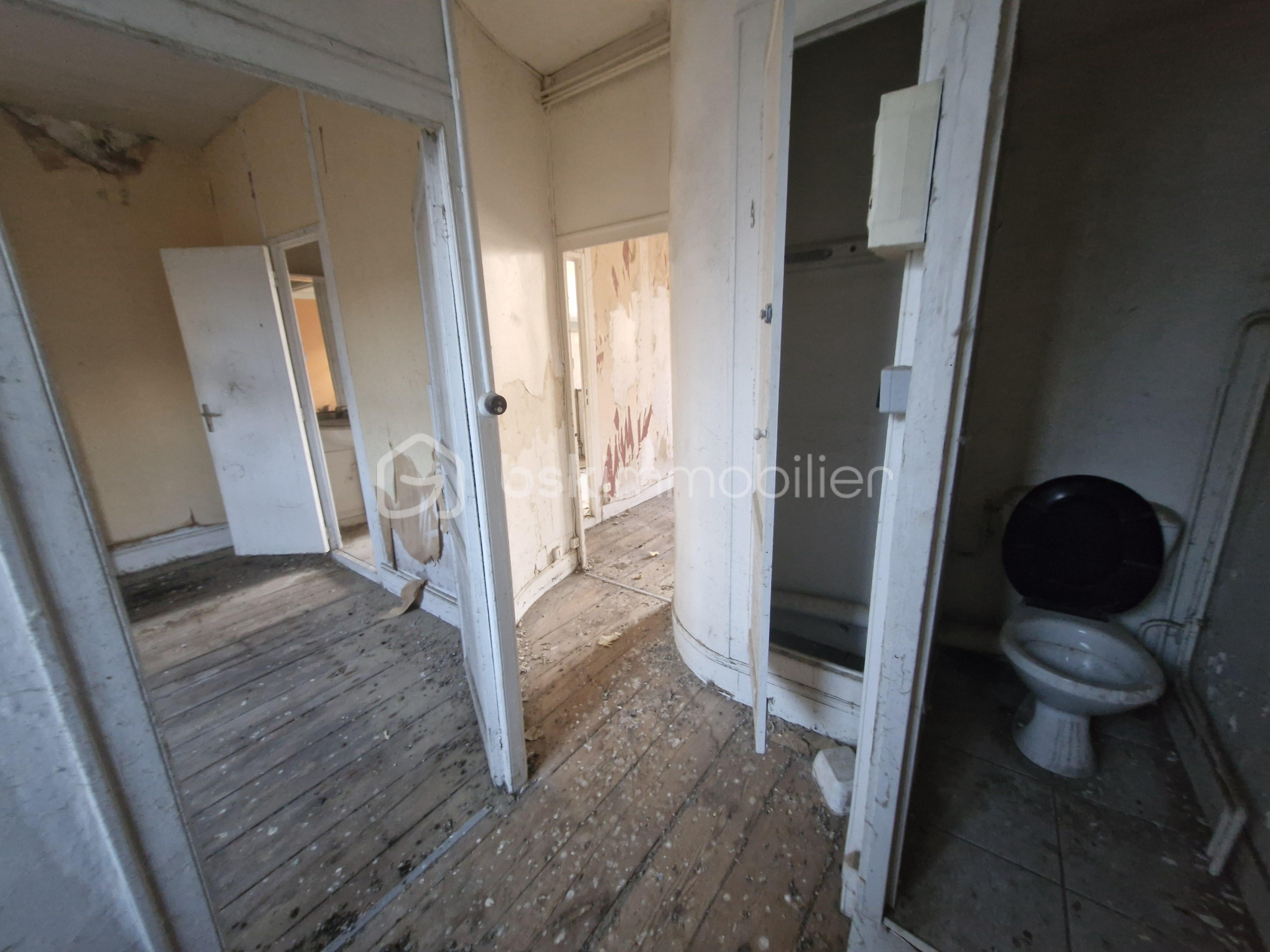 Immeuble commercial de 196 m² - 20251107_095949.jpg