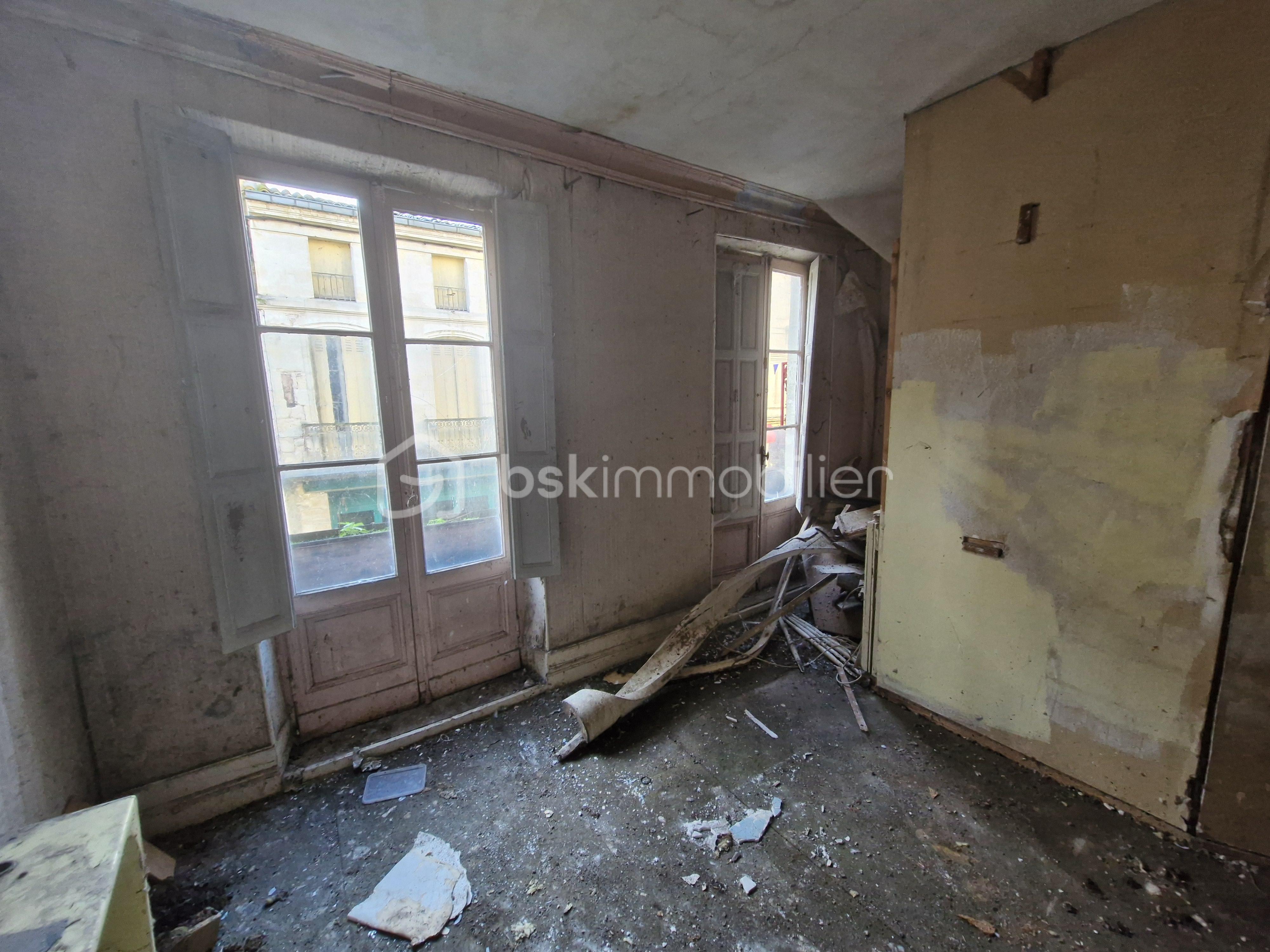 Immeuble commercial de 196 m² - 20251107_095750.jpg