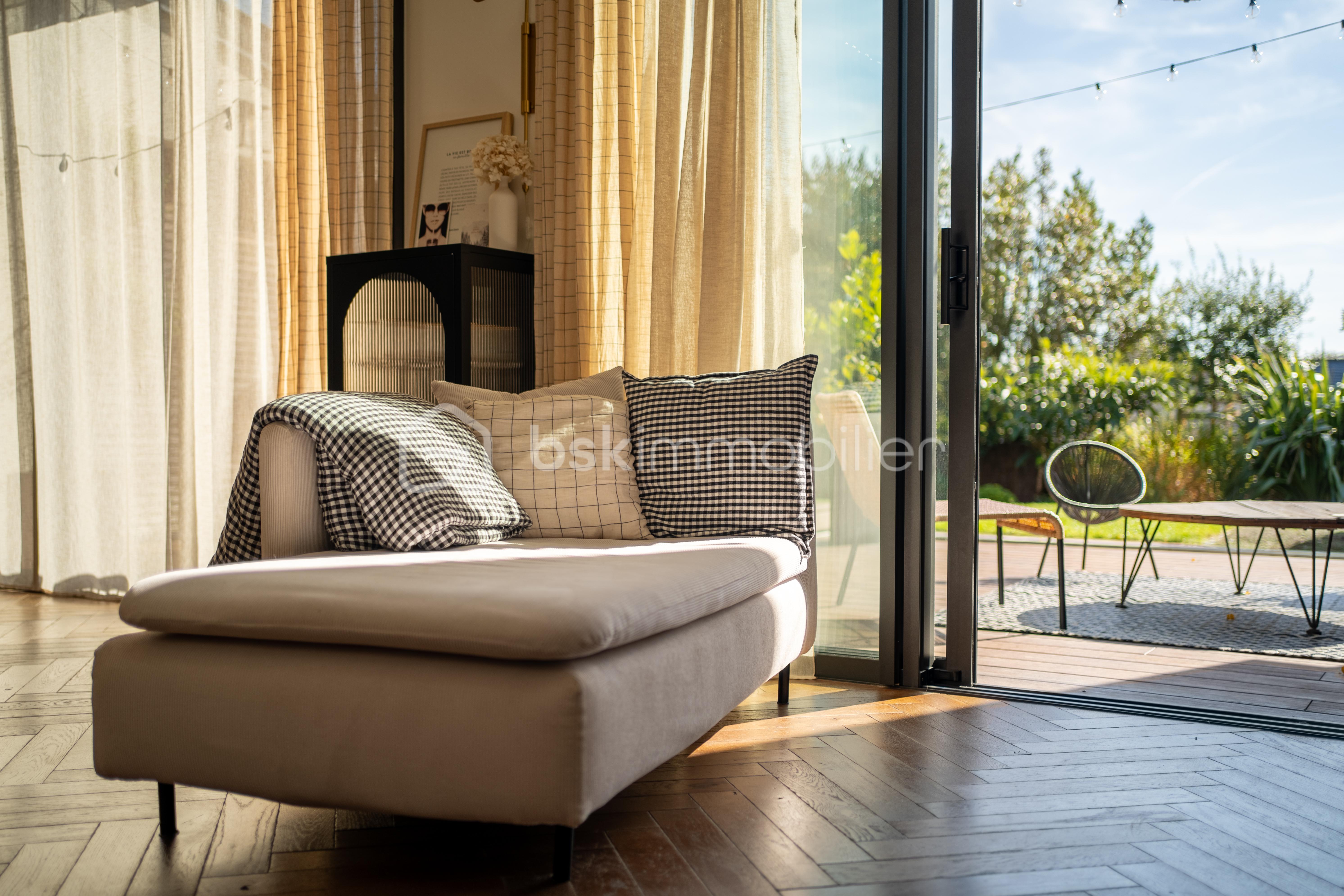 Maison d architecte de 240 m² - 305448_Maison-d-architecte-de-centre-ville-de-240m-piscine-Saint-Aubin-d-Aubigné_n15.jpg