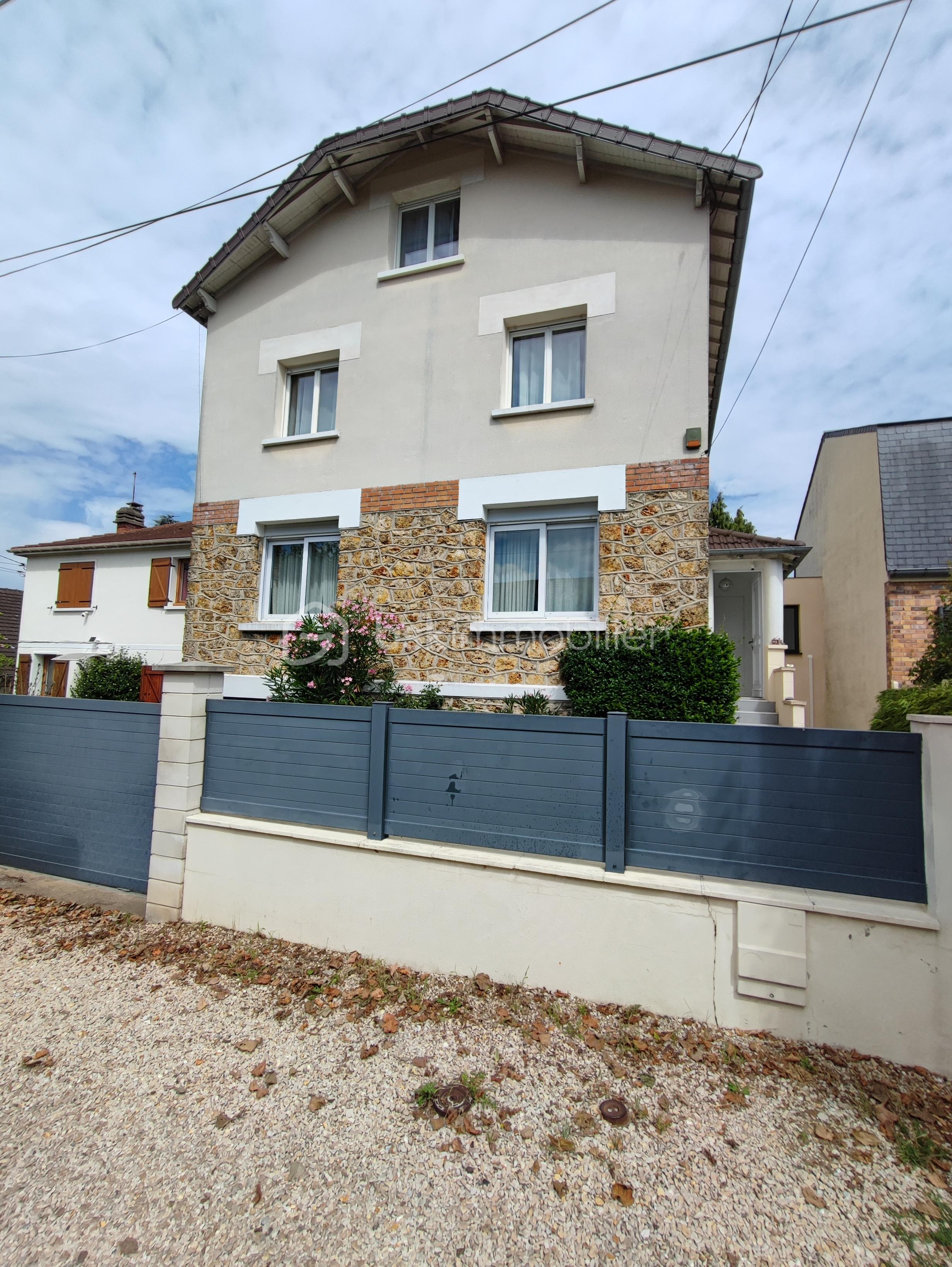 Maison de 268 m² - 1754079624962.jpg