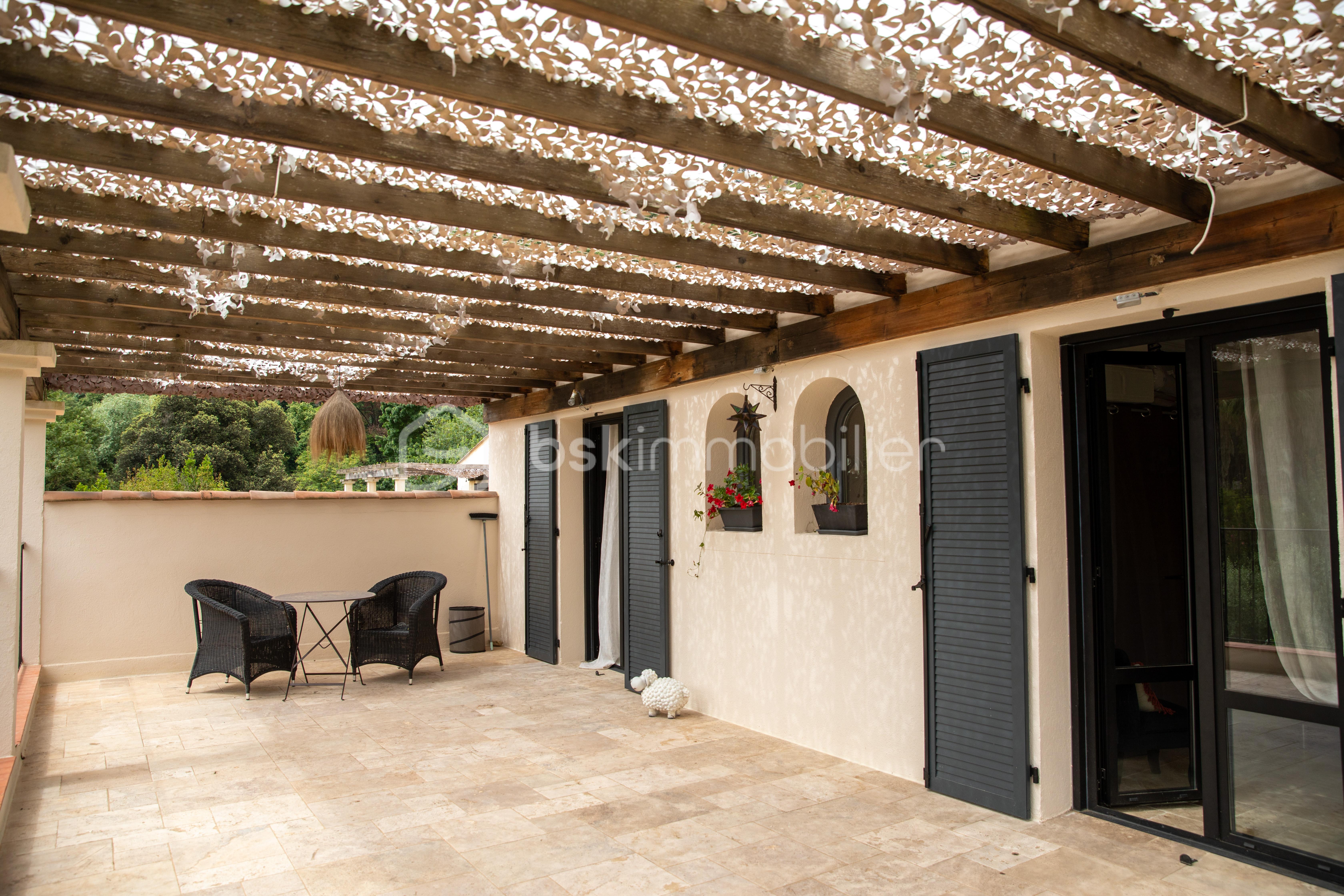 Maison de 262 m² - TERRASSE HAUTE.jpg